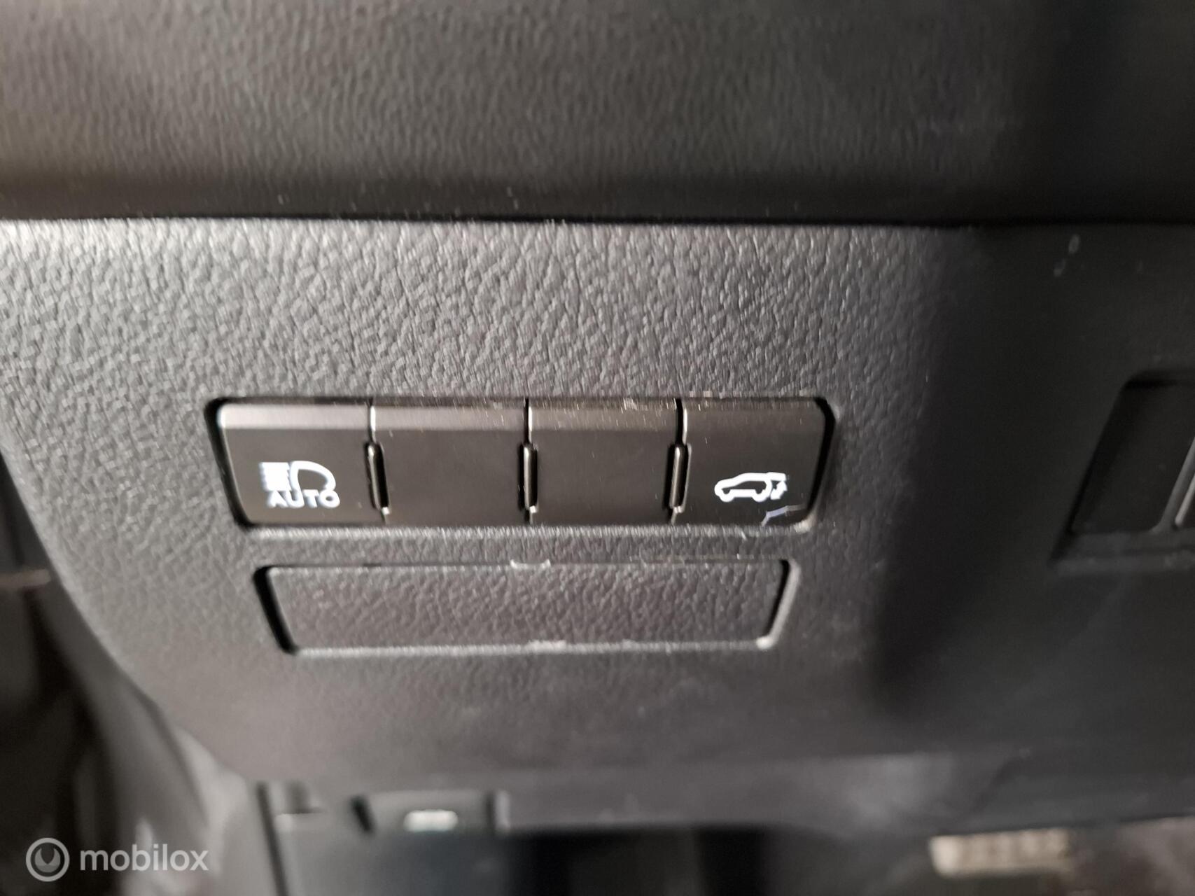 Foto van Lexus Lexus Nx300h