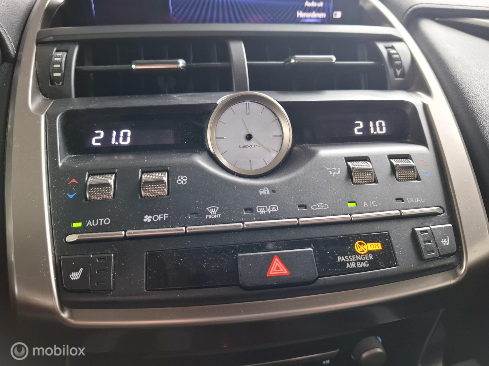 Foto van Lexus Lexus Nx300h