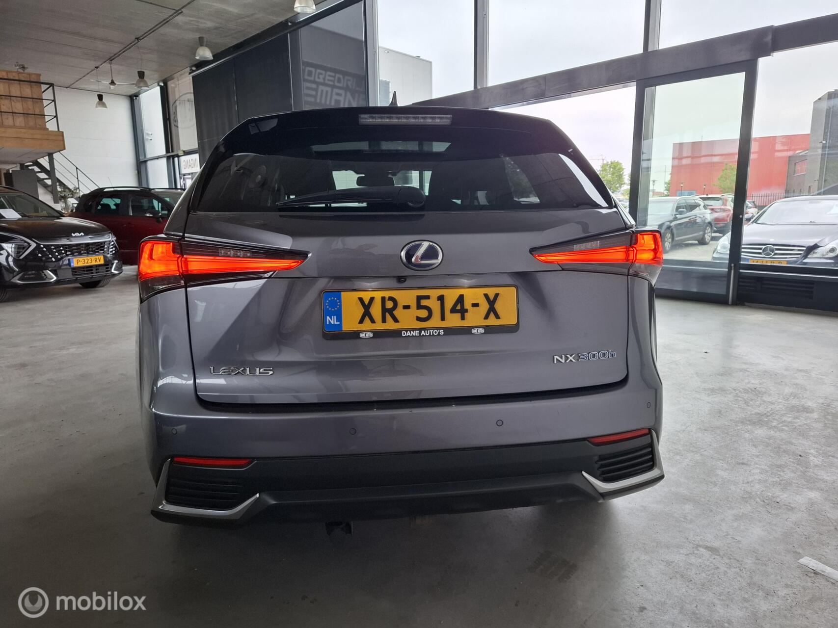 Foto van Lexus Lexus Nx300h