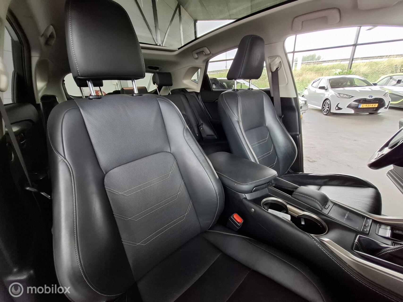 Foto van Lexus Lexus Nx300h