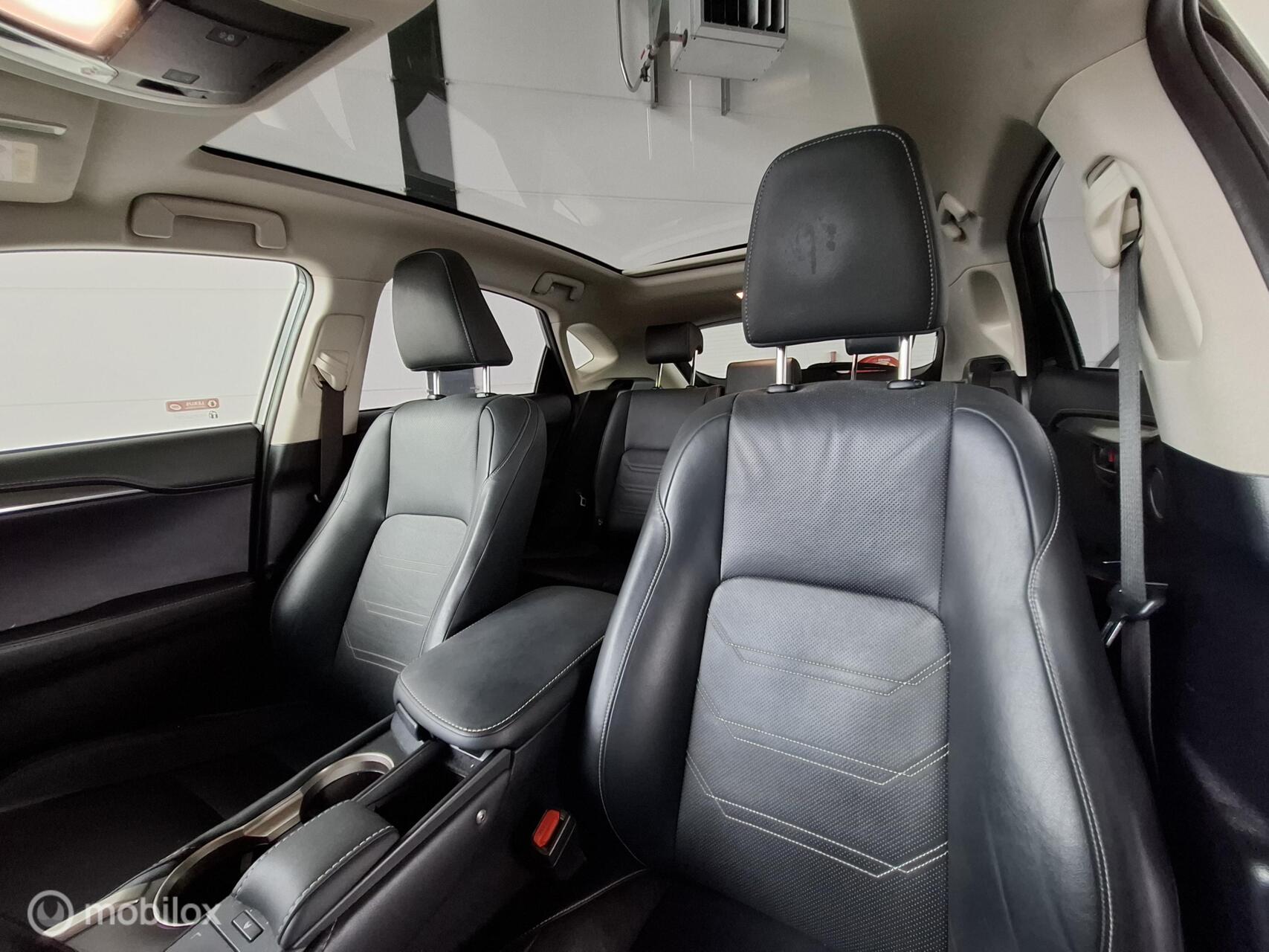 Foto van Lexus Lexus Nx300h