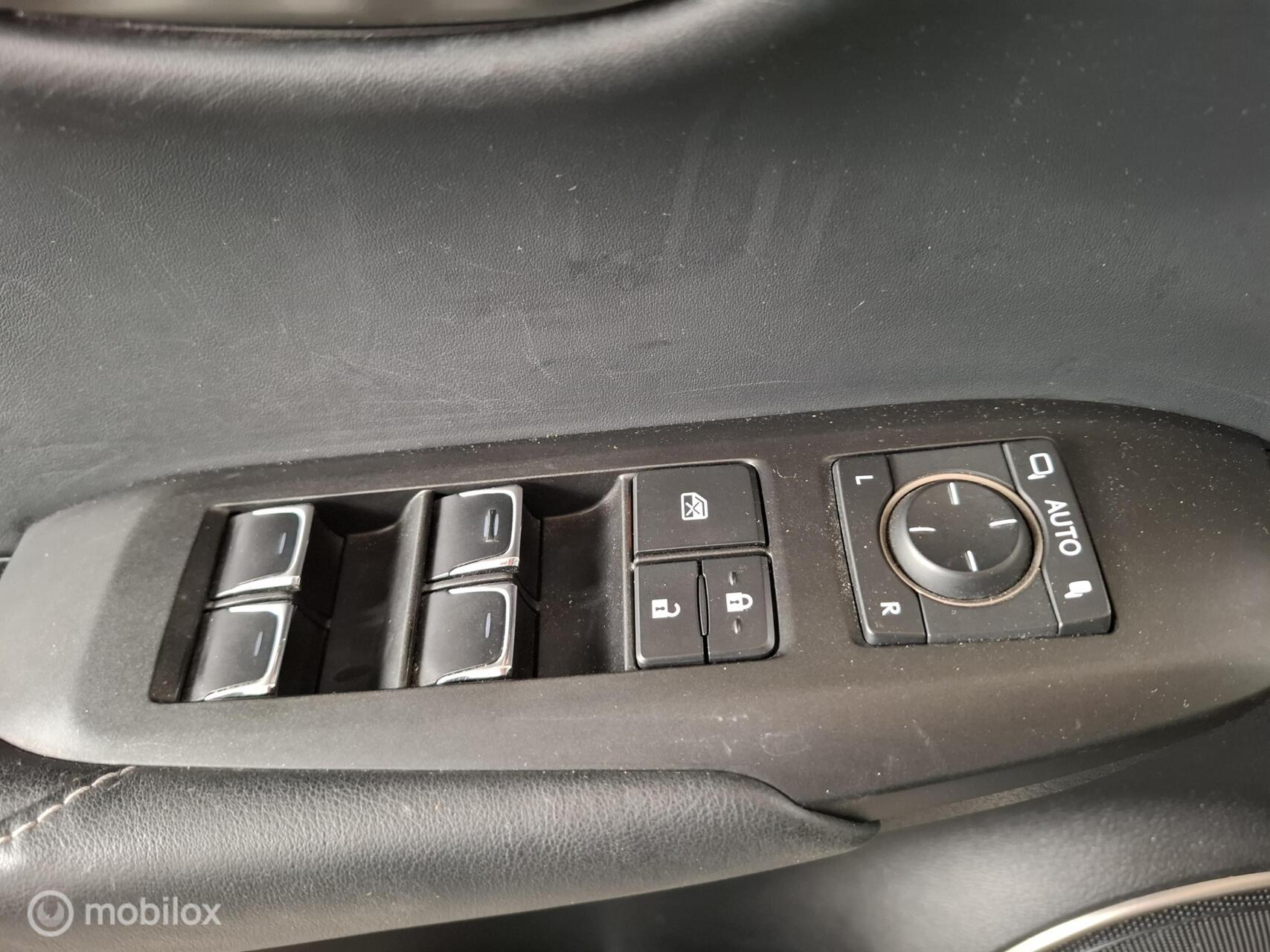 Foto van Lexus Lexus Nx300h