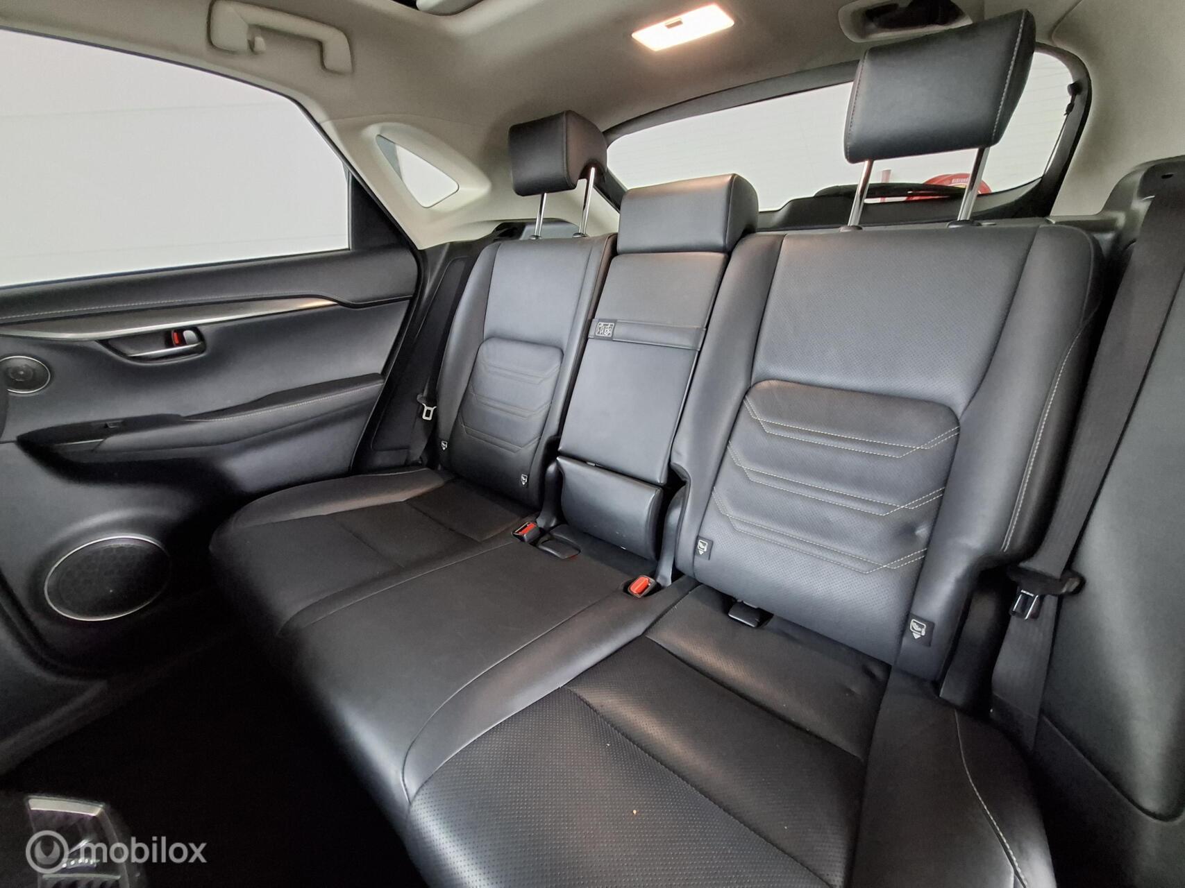 Foto van Lexus Lexus Nx300h