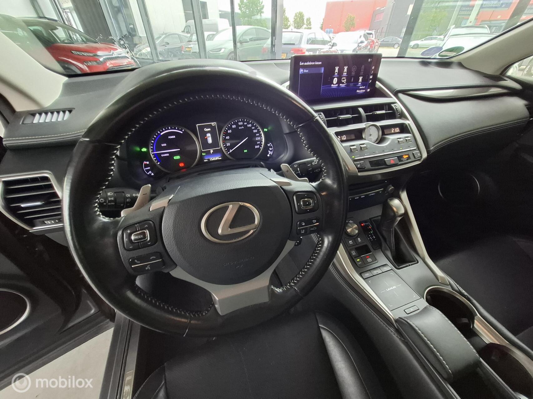 Foto van Lexus Lexus Nx300h
