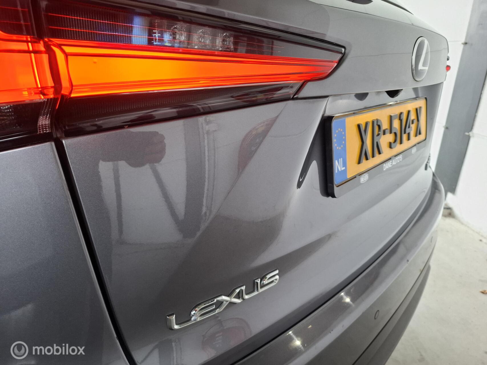 Foto van Lexus Lexus Nx300h