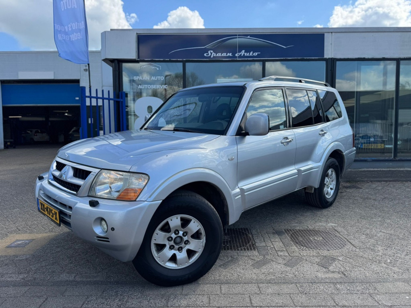 Mitsubishi Pajero 3.5 V6 Intense LB 2006 - voorkant