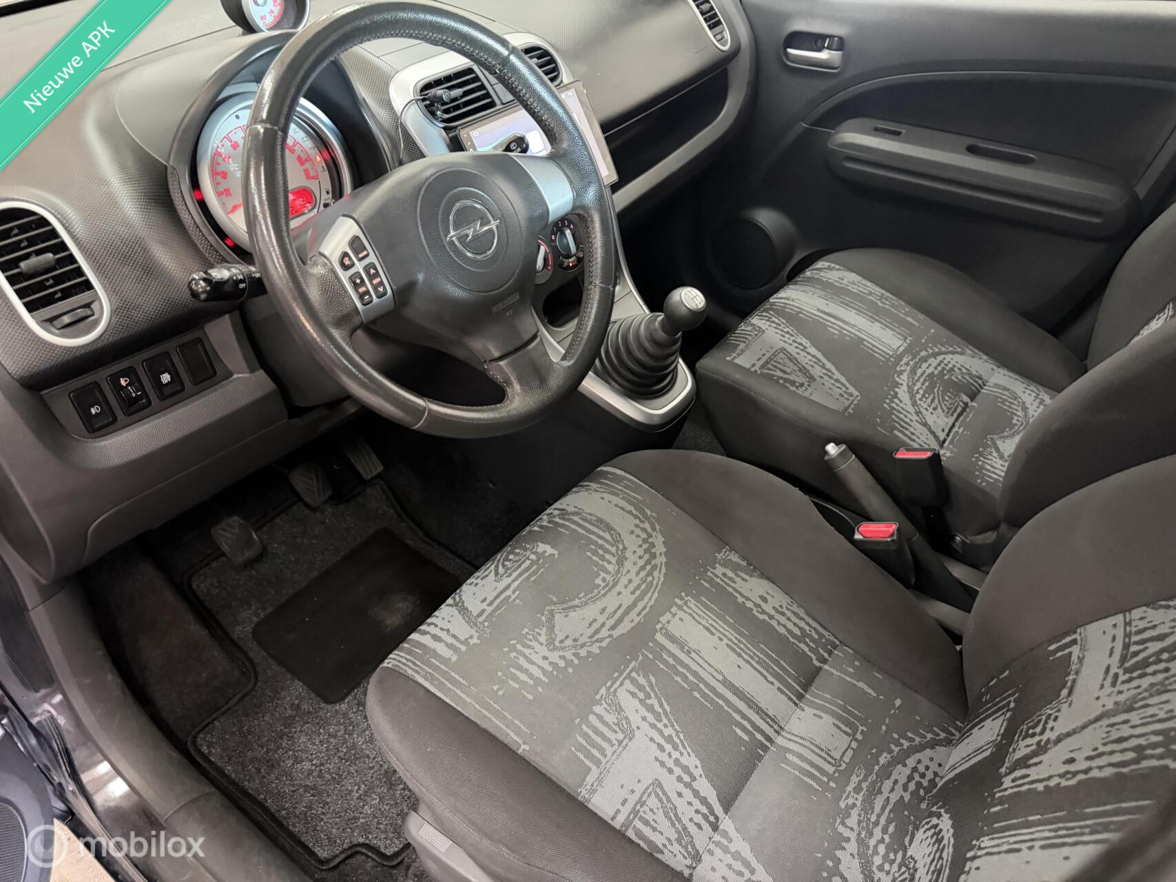 Foto van Opel Agila