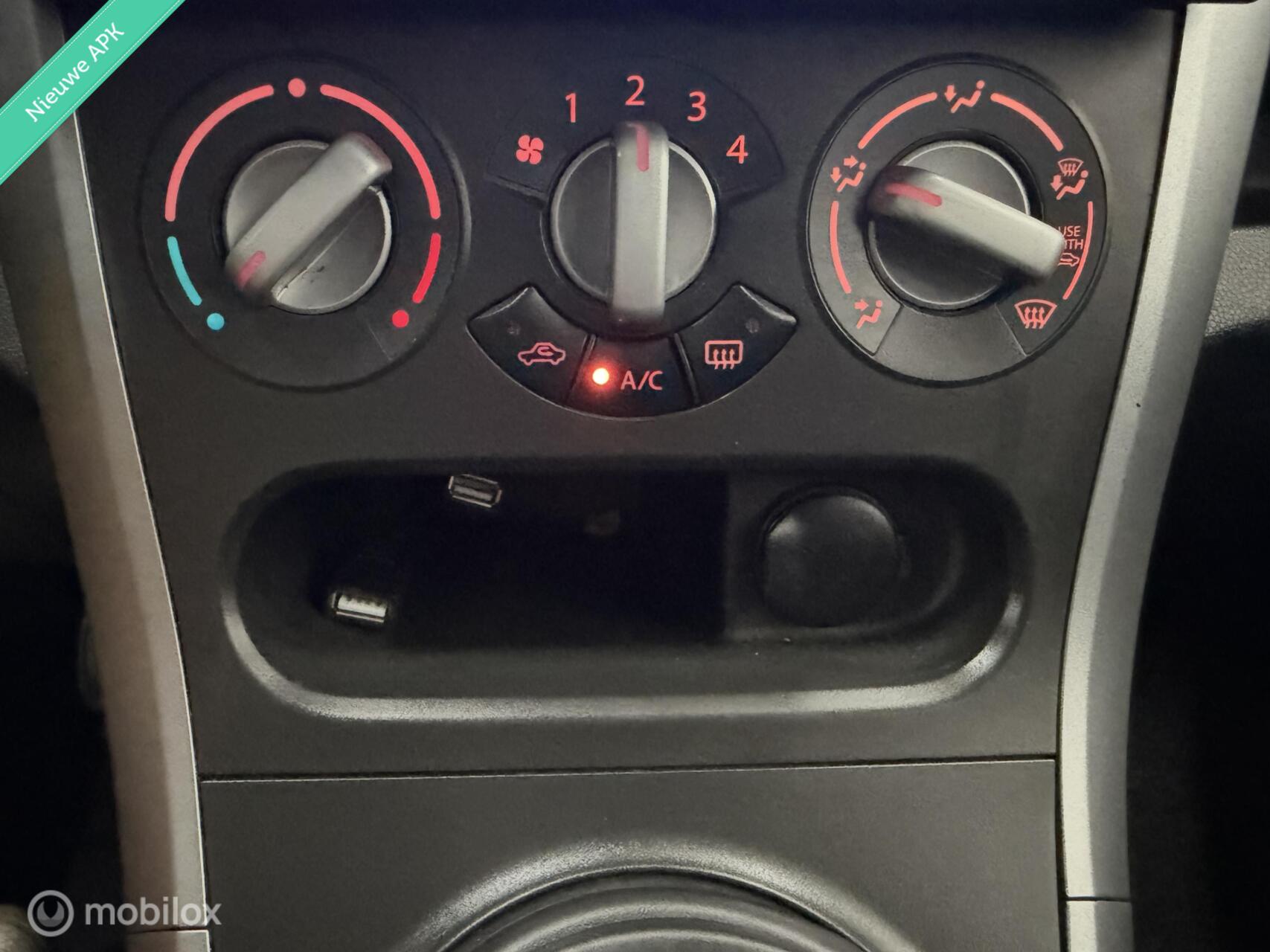 Foto van Opel Agila