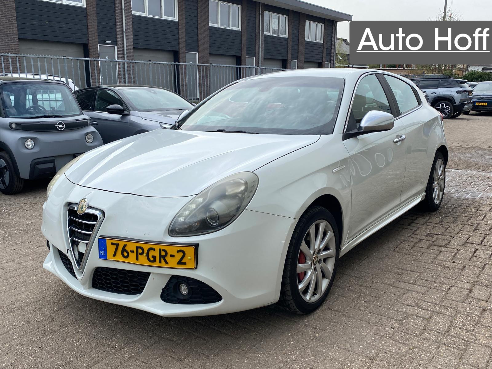 Alfa Romeo Giulietta 1.4 T Distinctive 2011 - voorkant