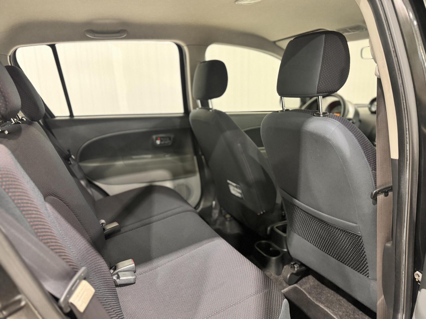 Foto van Daihatsu Sirion