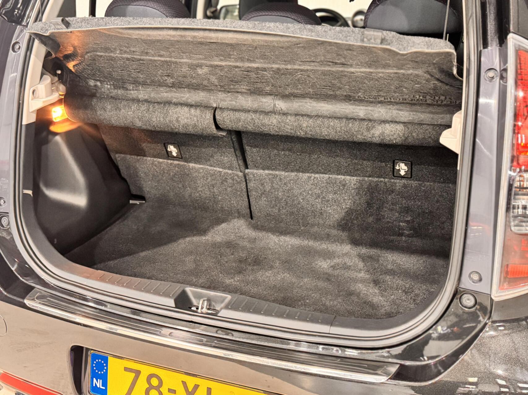 Foto van Daihatsu Sirion