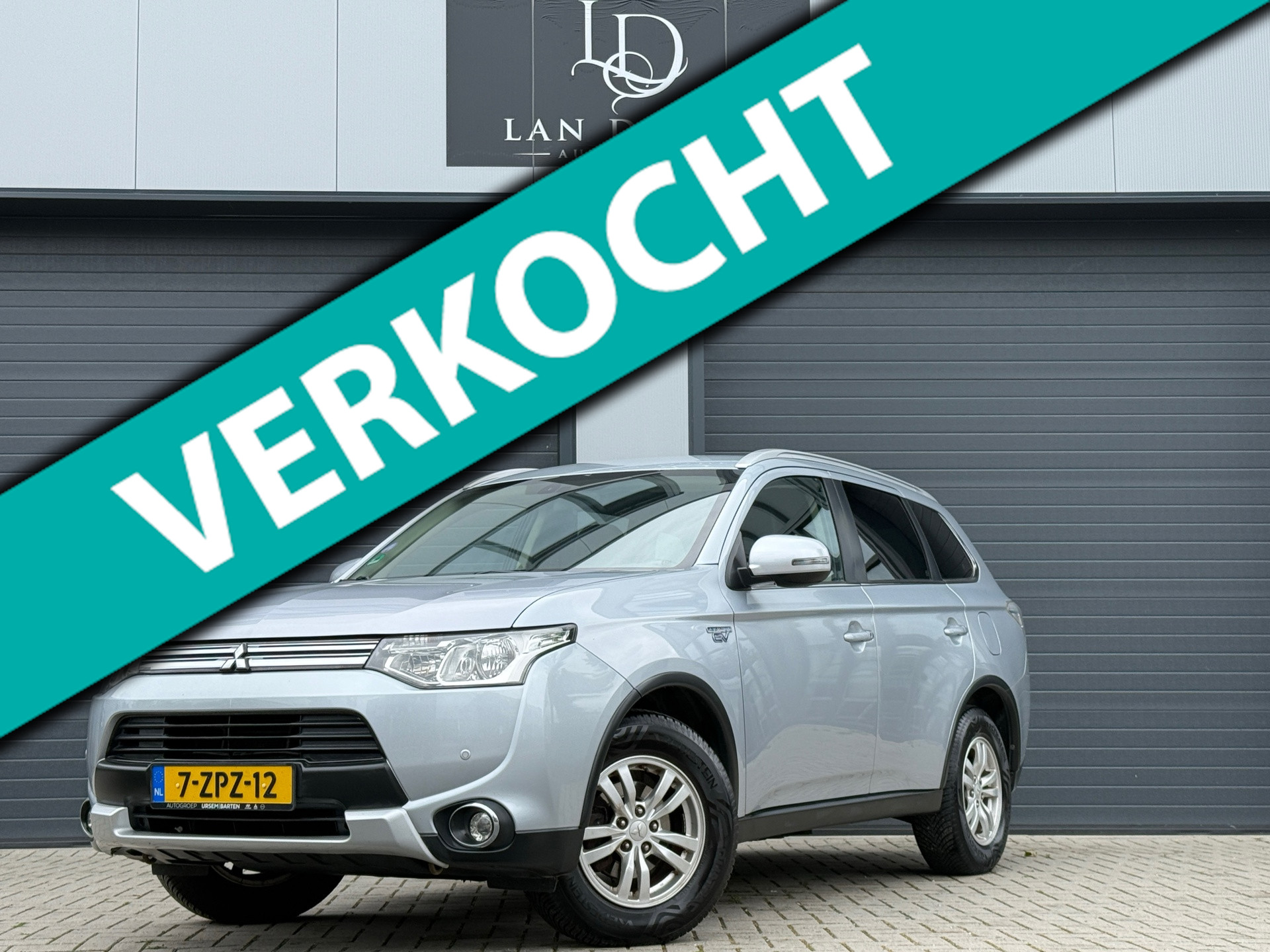 Mitsubishi Mitsubishi Outlander 2.0 PHEV Business Edition X-Line / NAP 2015 - voorkant