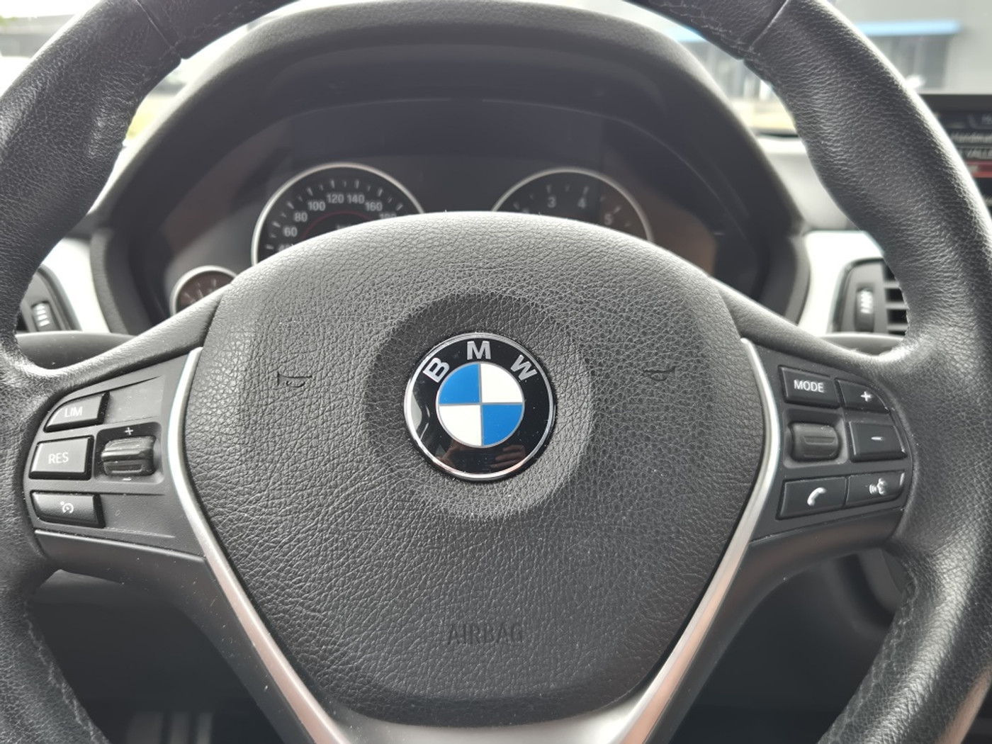 Foto van BMW 320i