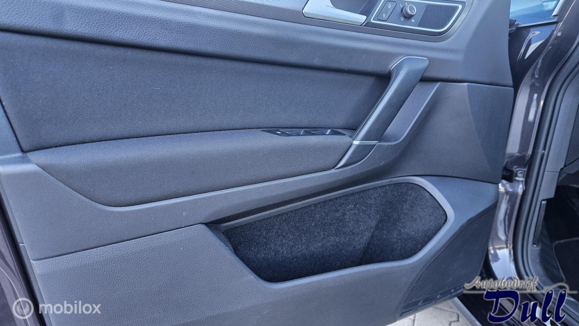 Foto van Volkswagen Golf Sportsvan