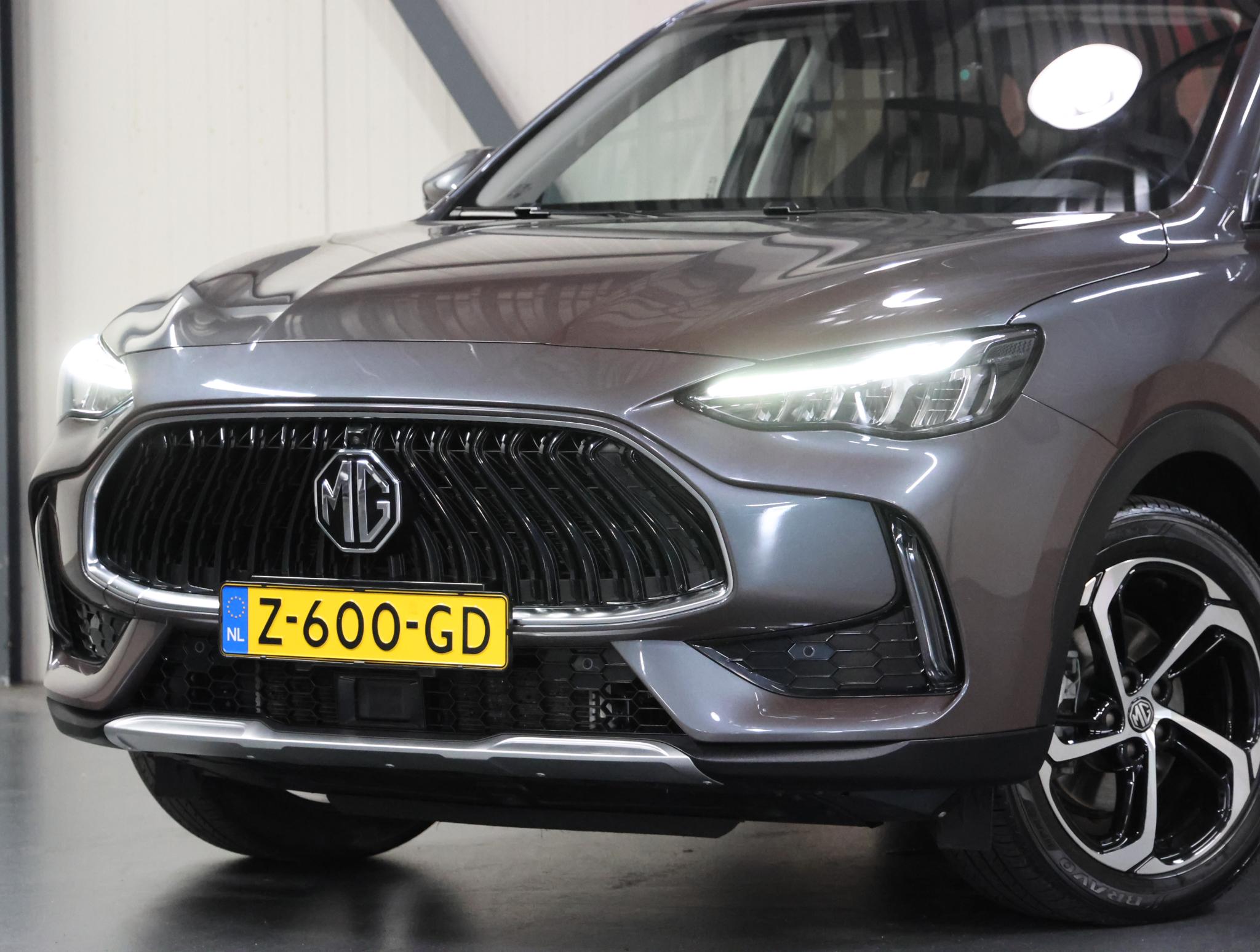 Foto van MG MG Ehs Plug-in Hybrid