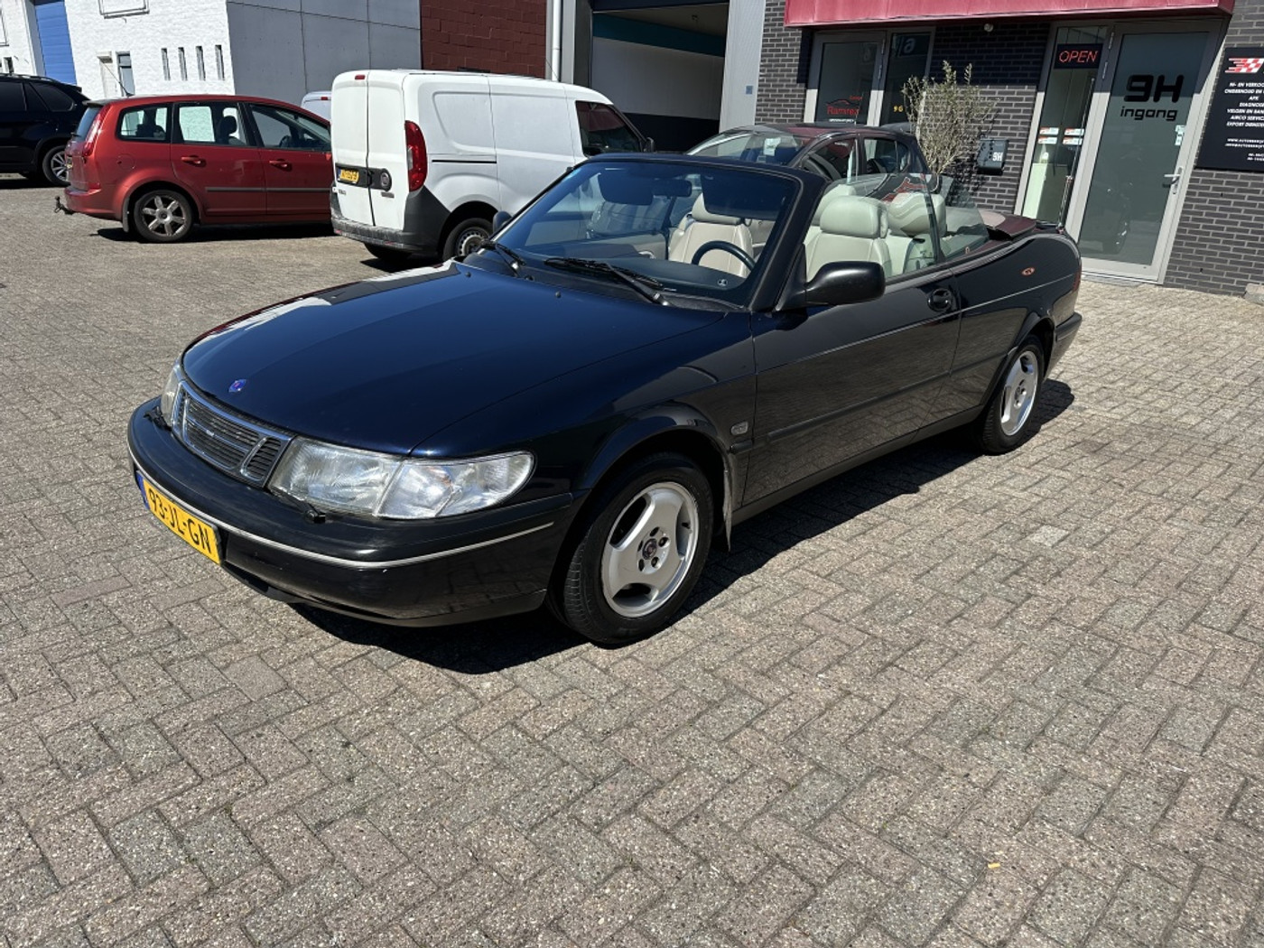 Foto van Saab Saab 900