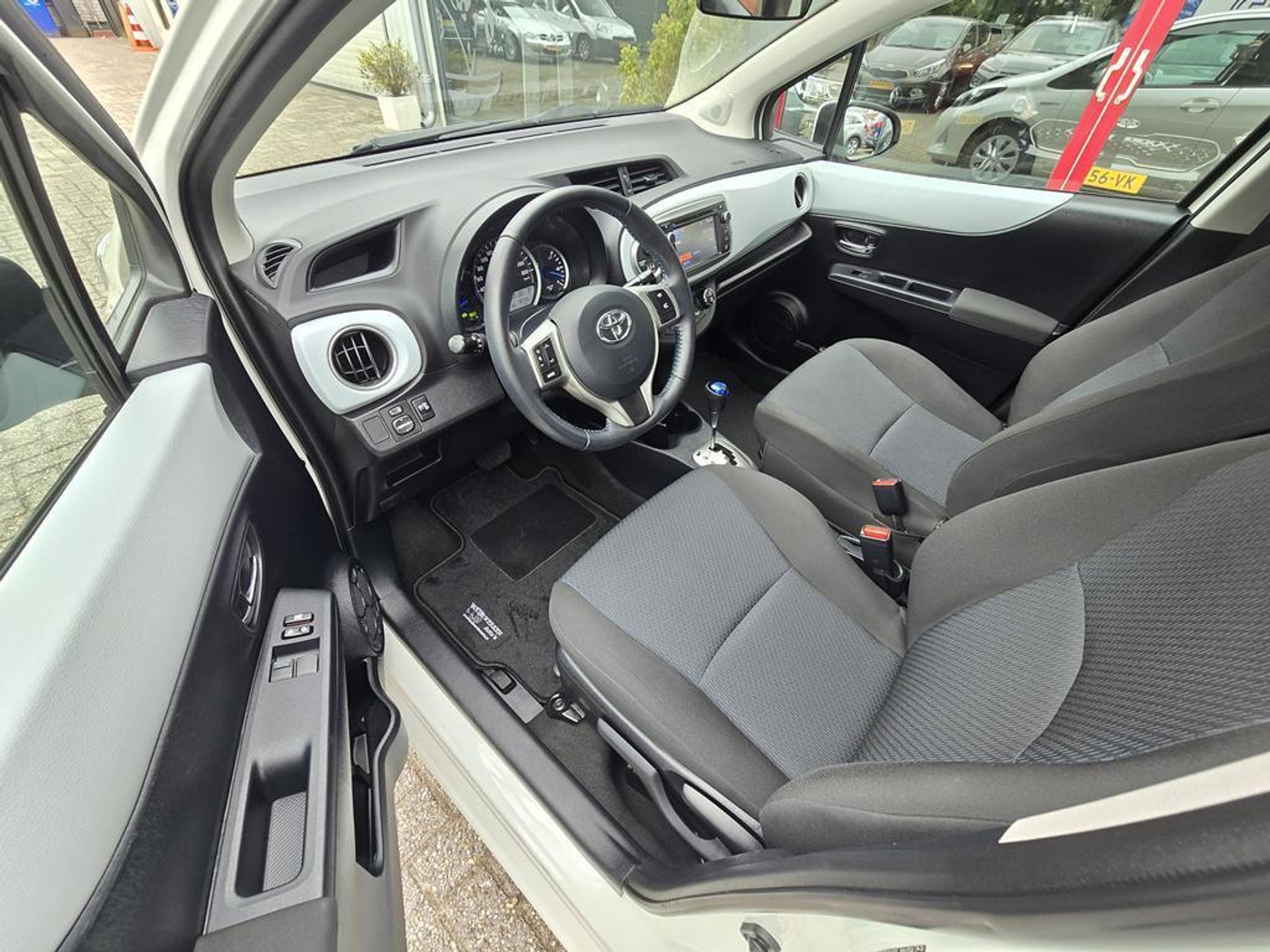 Foto van Toyota Toyota Yaris Hybrid