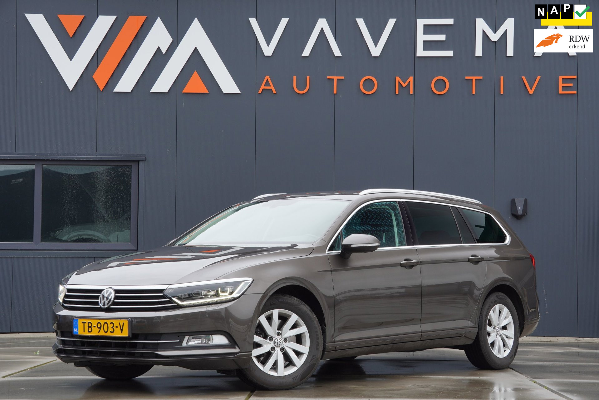 Volkswagen Passat 1.4 TSI ACT Comfortline 2018 Business Automaat Navi Carplay Trekhaak Adaptive Cruise control 2018 - voorkant