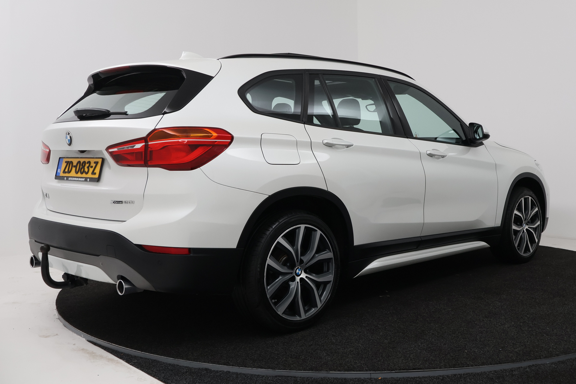 Foto van BMW X1 Xdrive20i