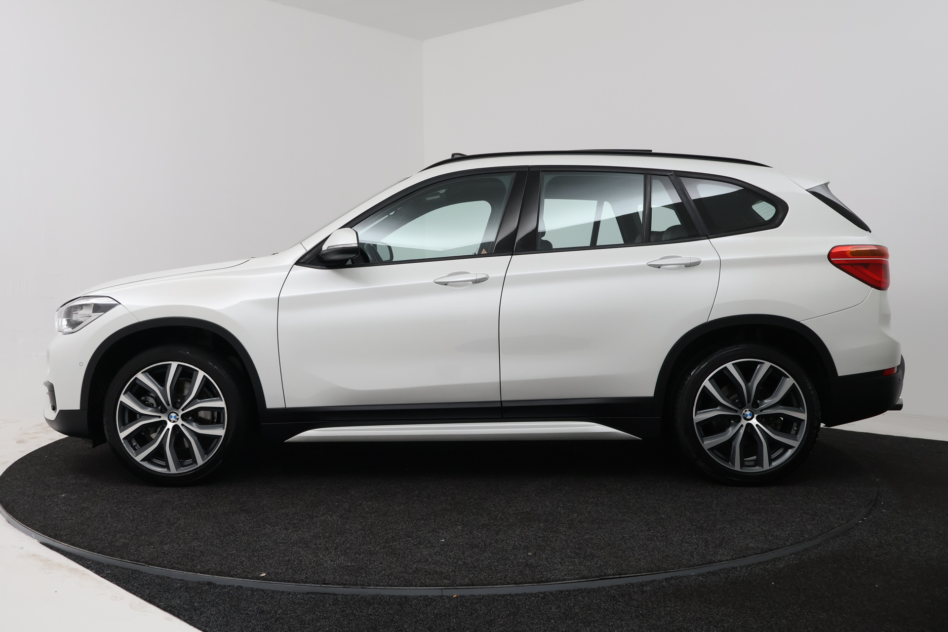 Foto van BMW X1 Xdrive20i