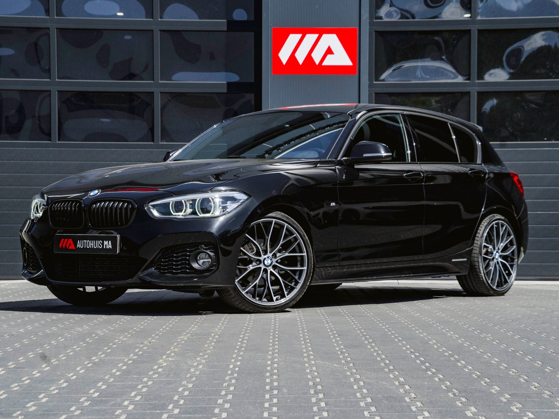 BMW 118i 118i M Sport Edition| LEDER | STOELVERWARMING | 19 INCH | PDC | NAVI 2019 - voorkant