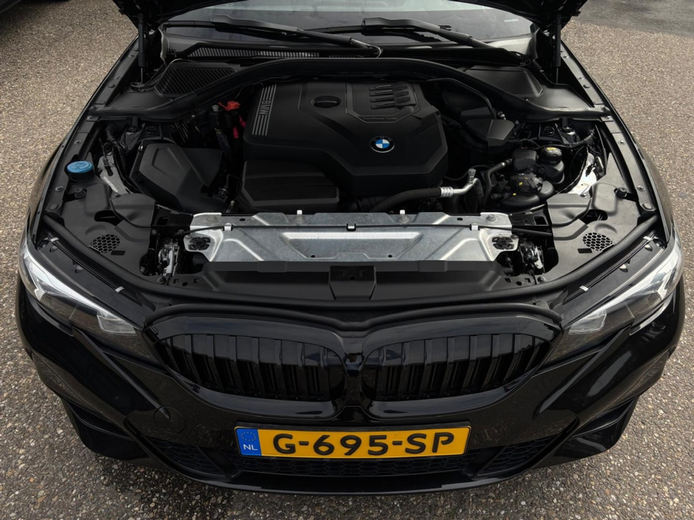 Foto van BMW 330i