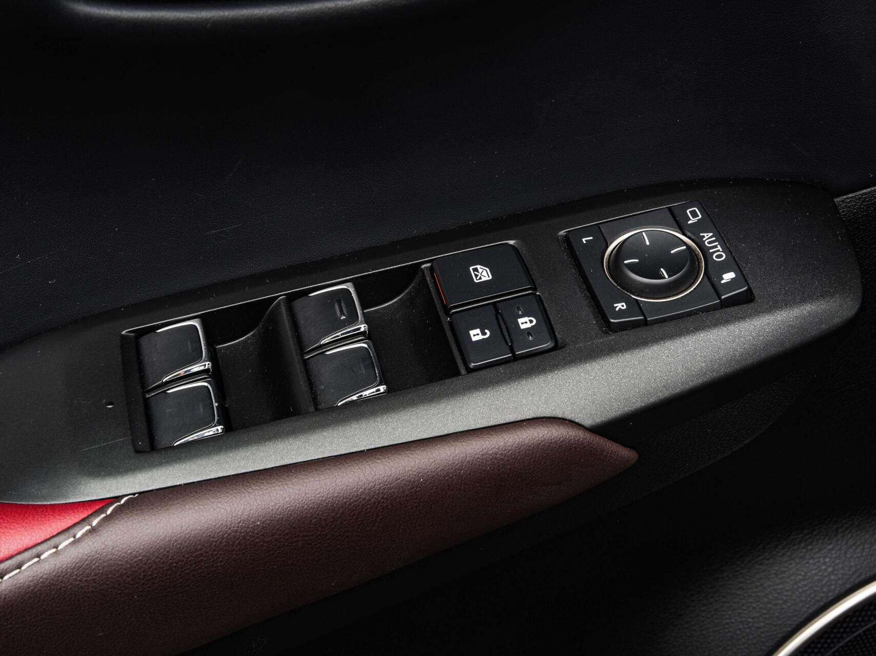 Foto van Lexus Lexus Nx300h