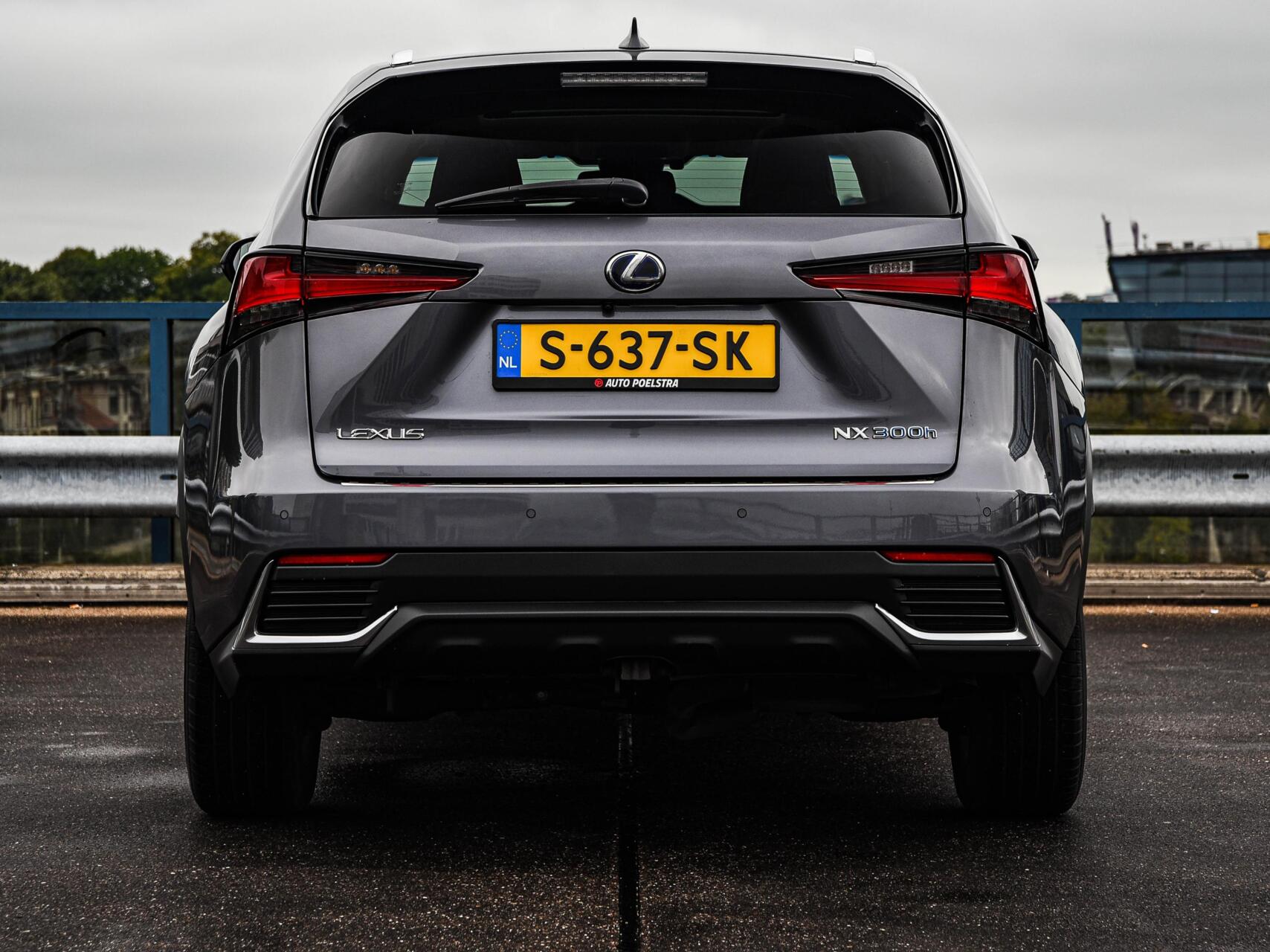 Foto van Lexus Lexus Nx300h