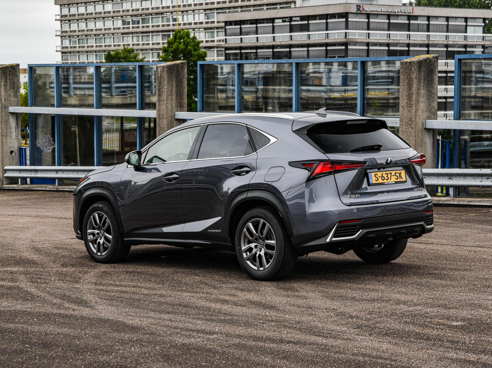Foto van Lexus Lexus Nx300h