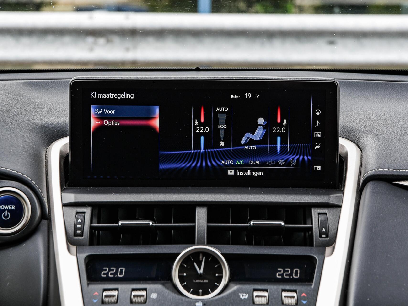 Foto van Lexus Lexus Nx300h