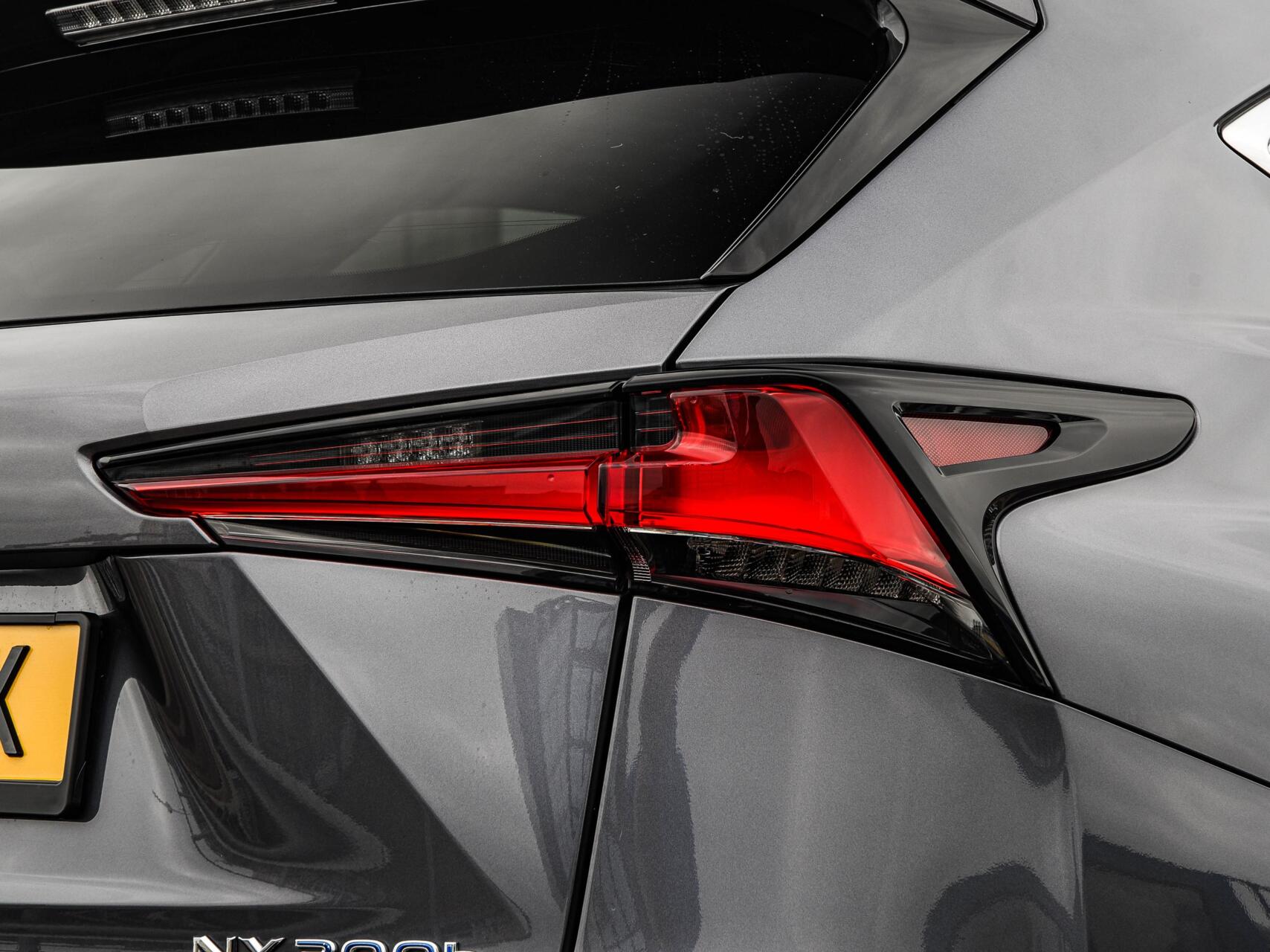 Foto van Lexus Lexus Nx300h