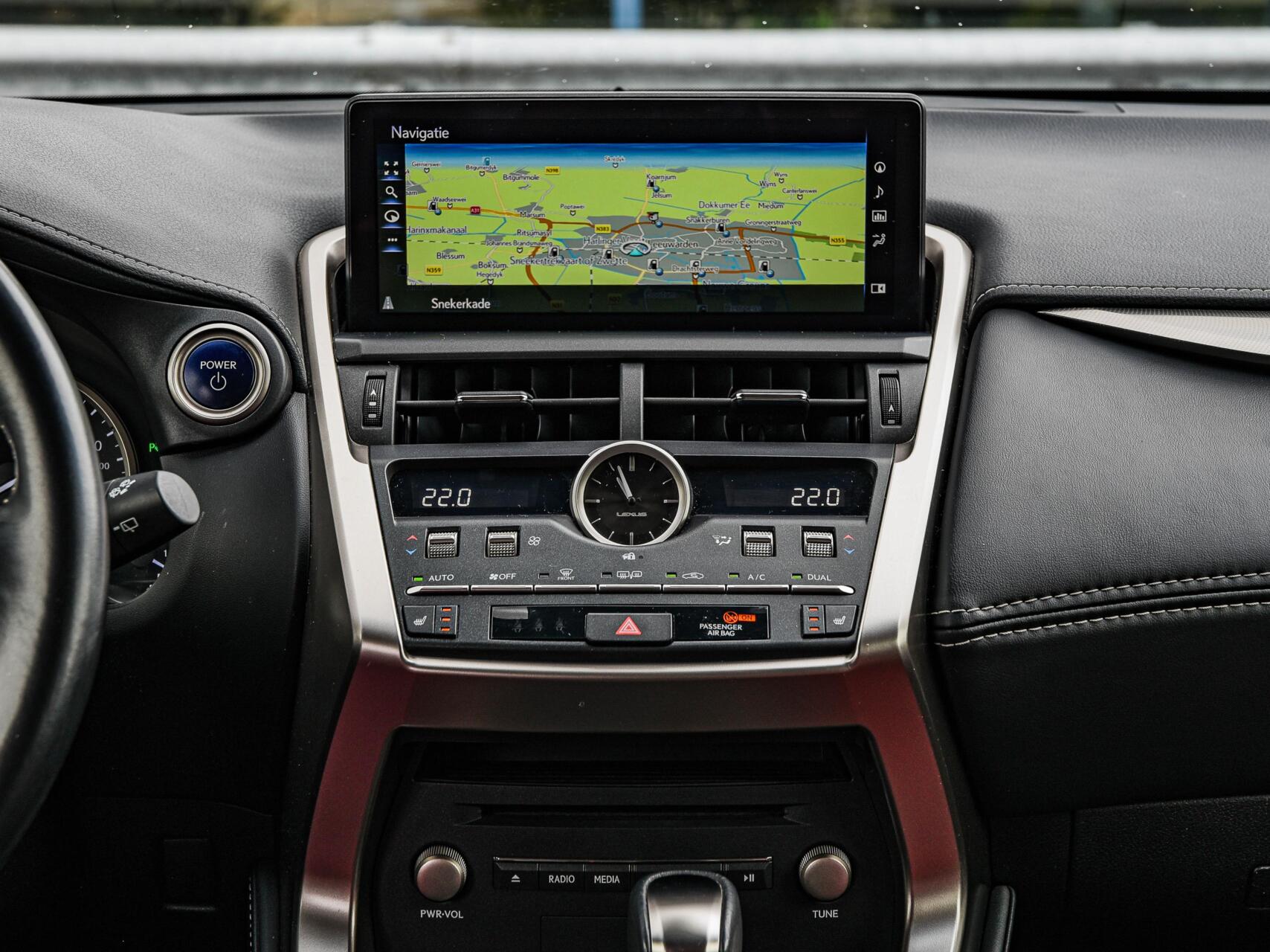 Foto van Lexus Lexus Nx300h