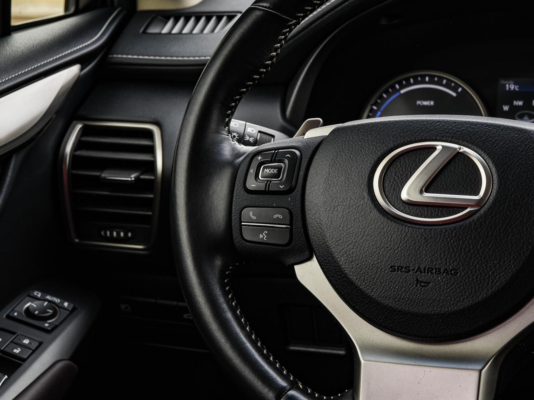 Foto van Lexus Lexus Nx300h