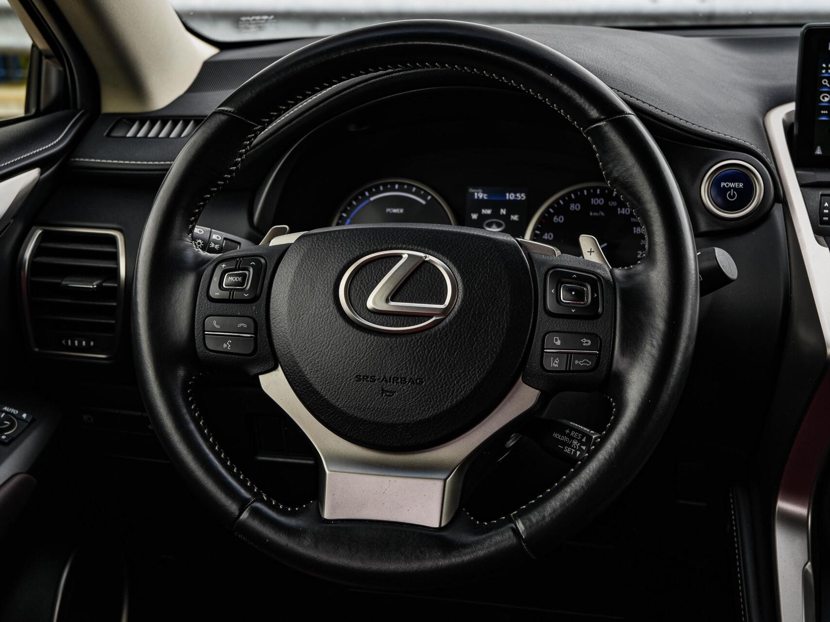 Foto van Lexus Lexus Nx300h