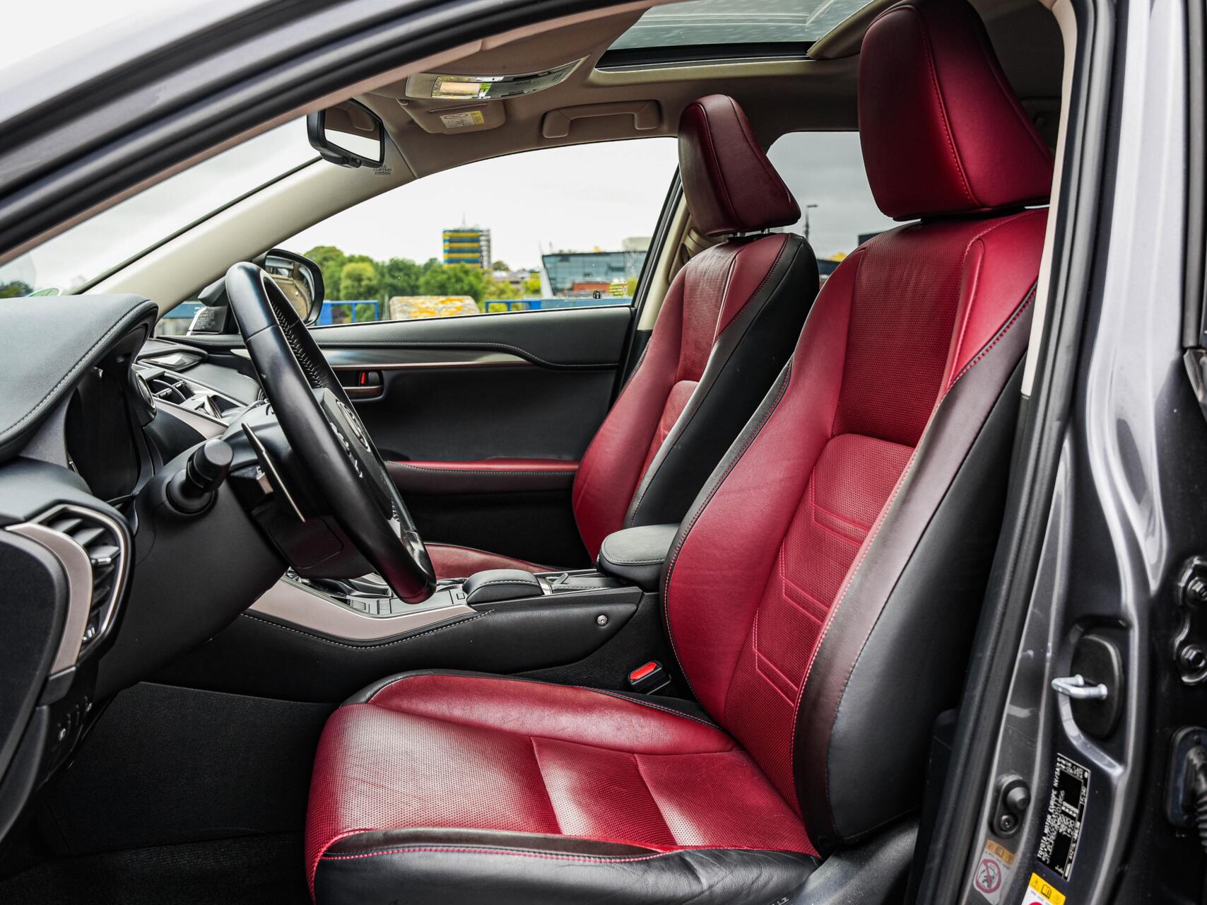Foto van Lexus Lexus Nx300h