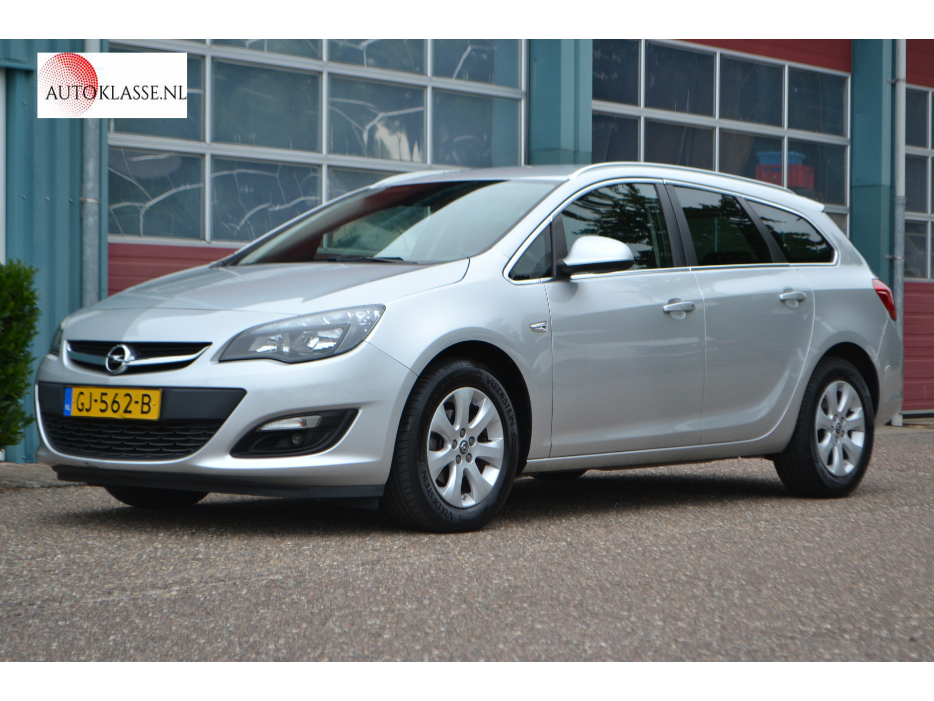 Opel Astra Sports Tourer 1.4 Turbo Edition 2015 - voorkant