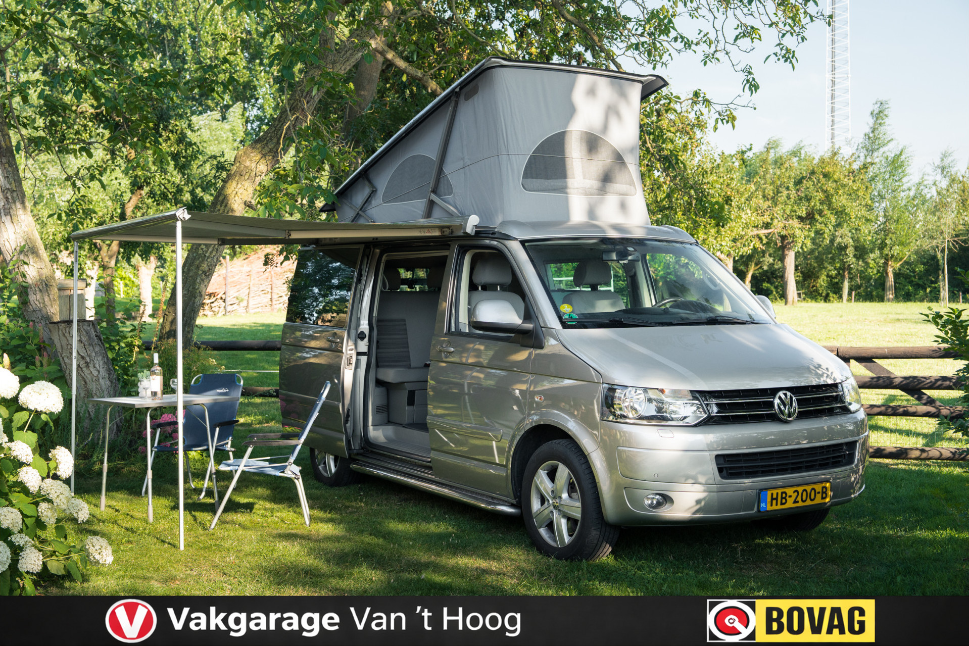 Volkswagen California Elektrisch Hefdak,Bearlock, Trekhaak/ Nieuwstaat 2012 - voorkant