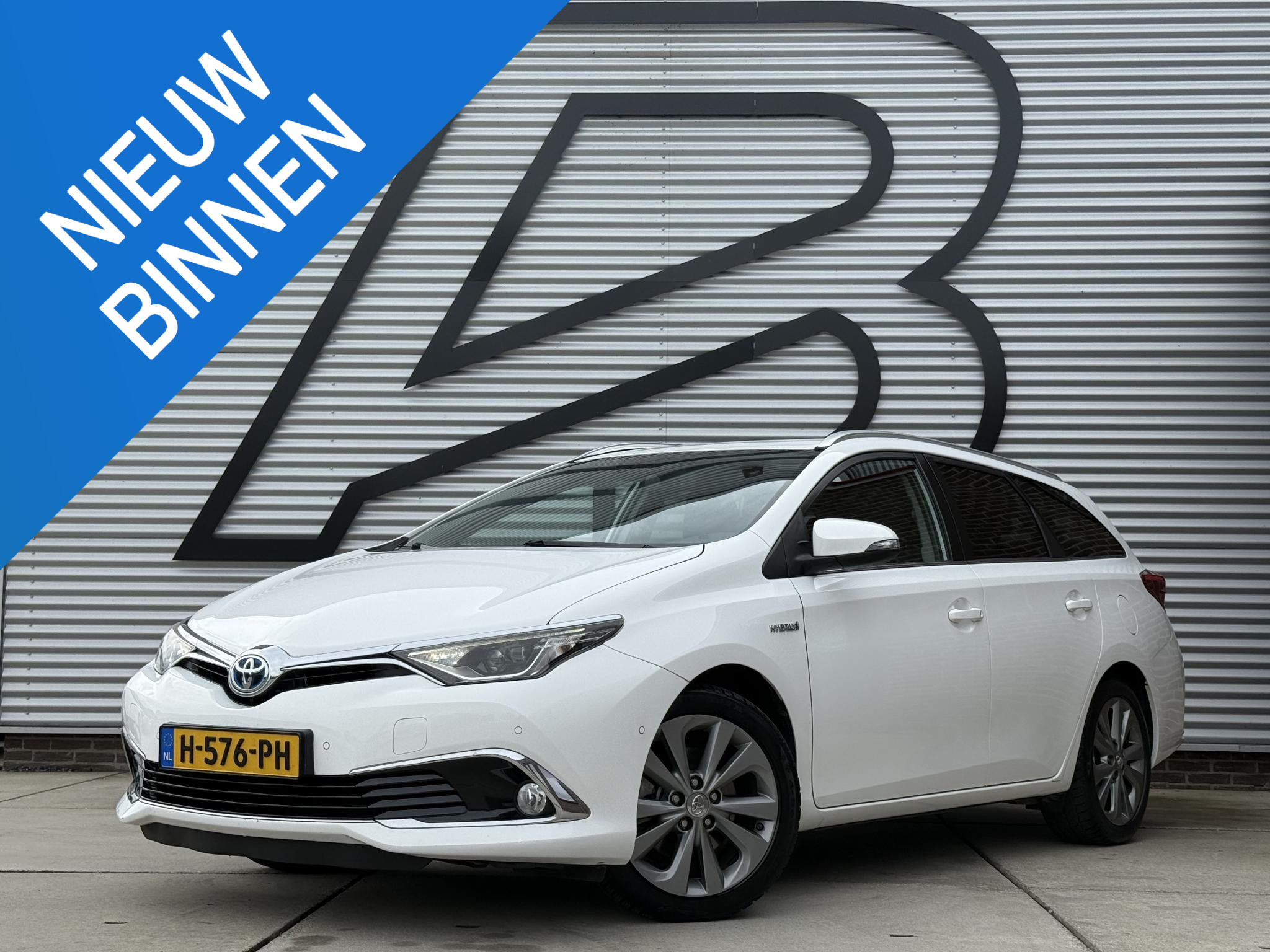 Toyota Toyota Auris 1.8 Hybrid Lease pro 2015 - voorkant