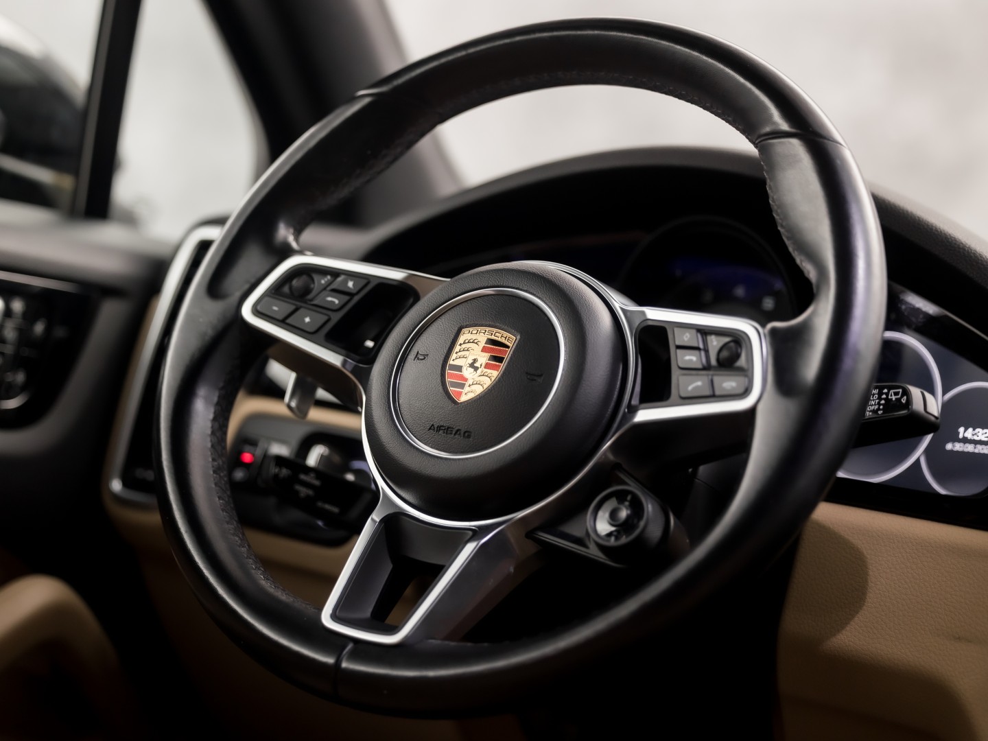 Foto van Porsche Cayenne E-hybrid