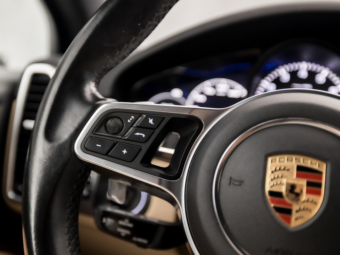 Foto van Porsche Cayenne E-hybrid