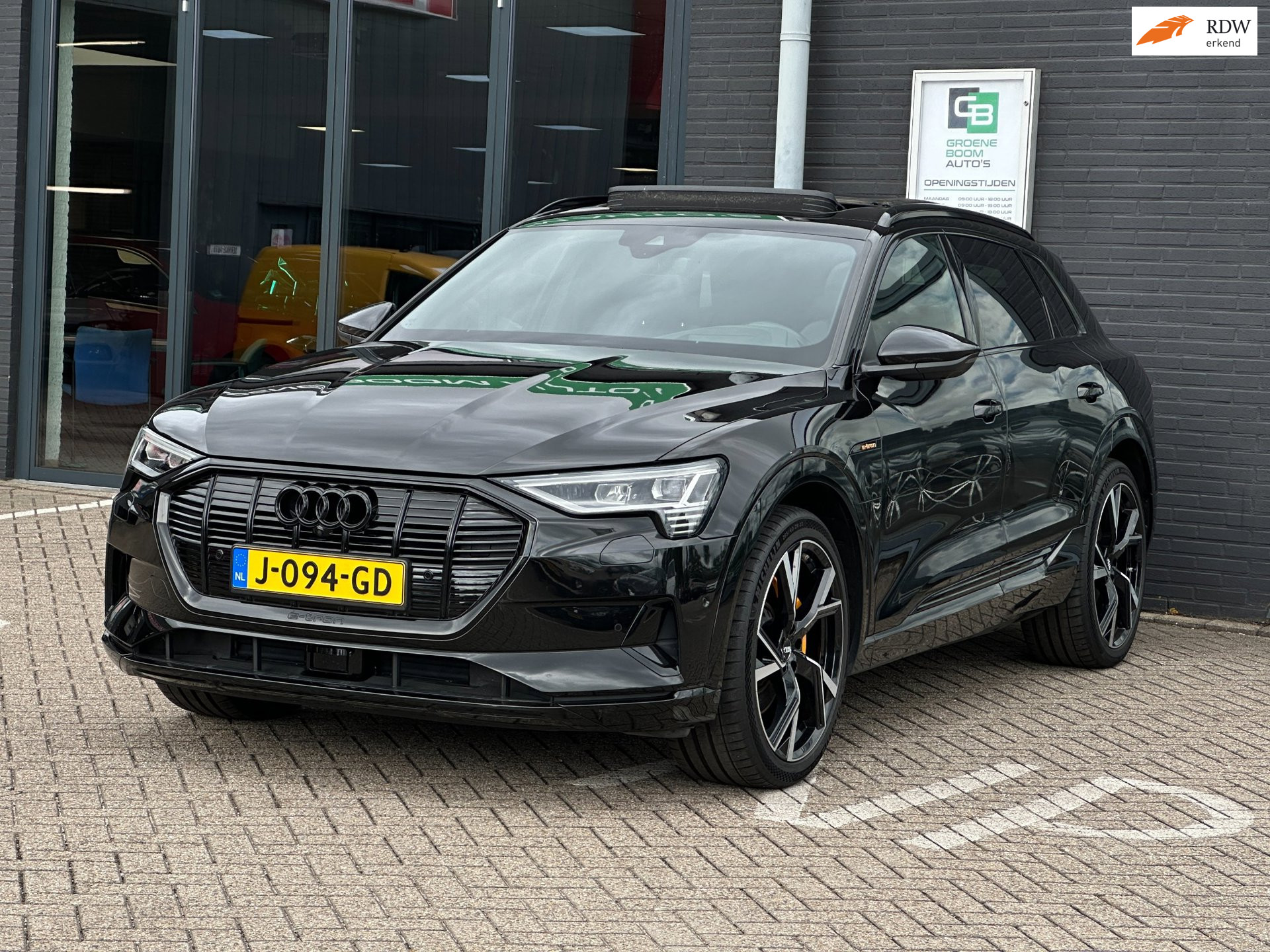 Audi Audi E-tron E-tron 55 quattro advanced Pro Line Plus 95 kWh/PANO-DAK/CAMERA/CARPLAY/NETTE STAAT!! 2019 - voorkant