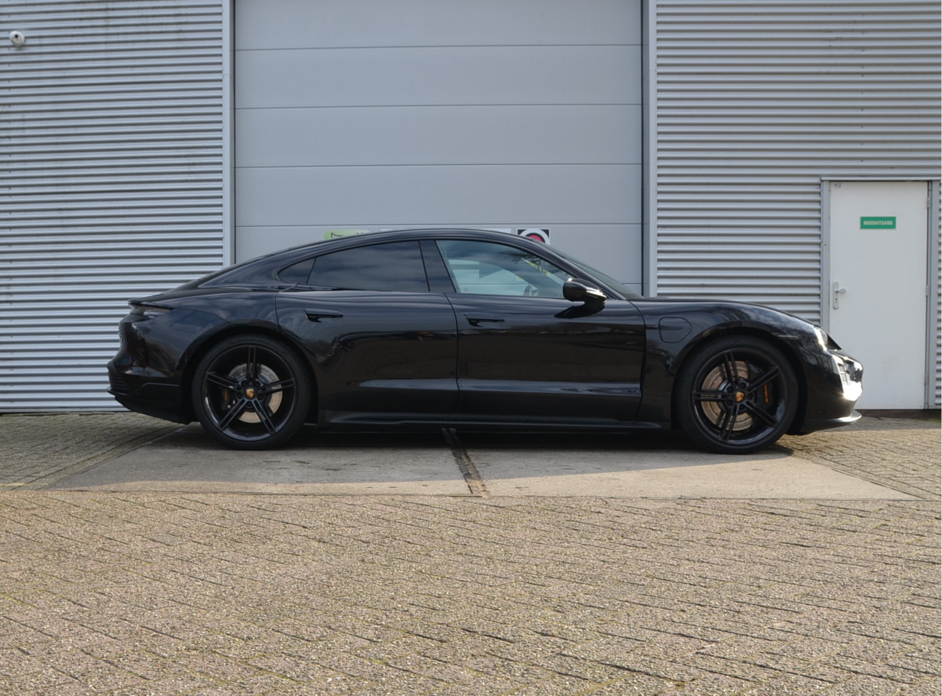 Foto van Porsche Taycan 4s