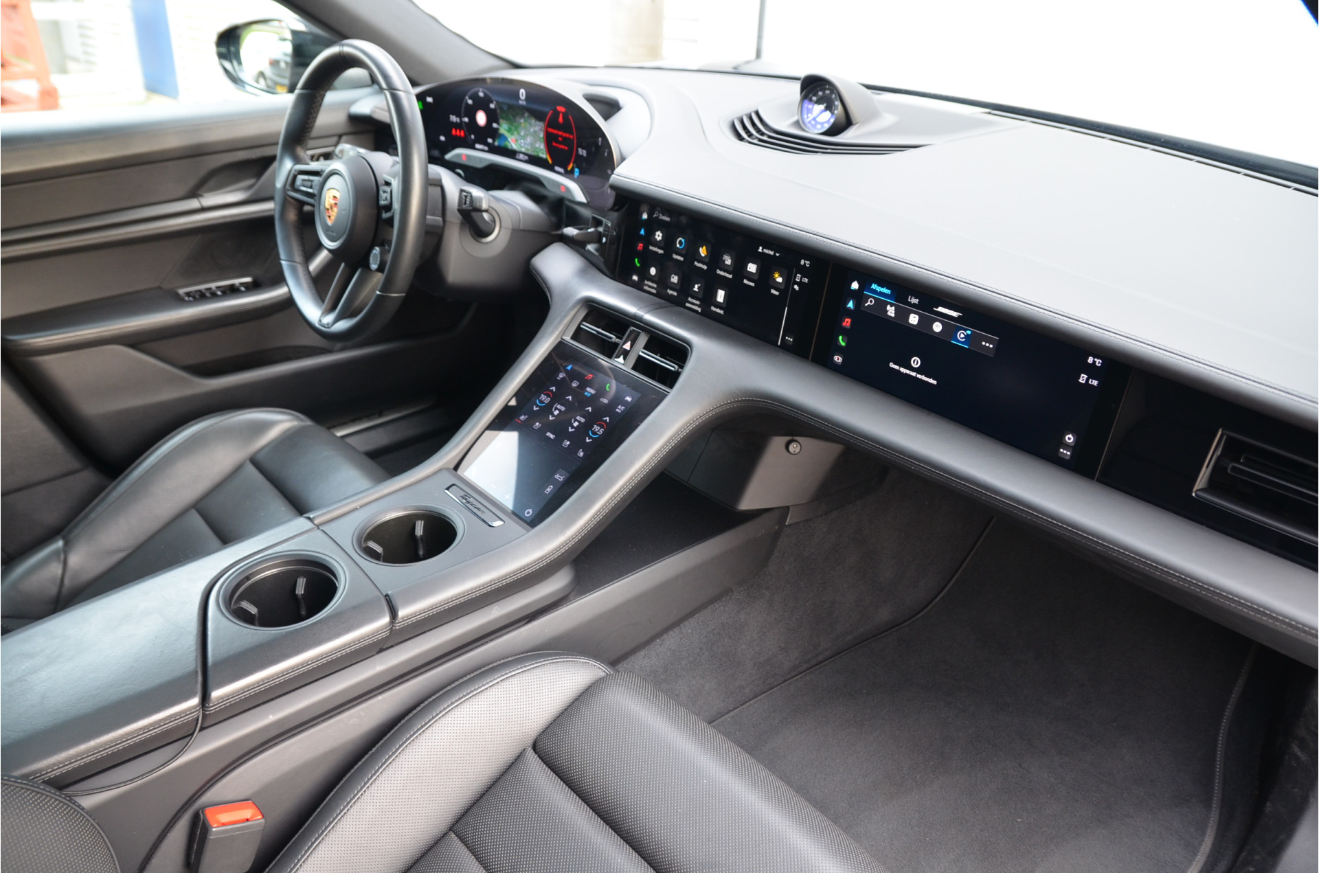 Foto van Porsche Taycan 4s