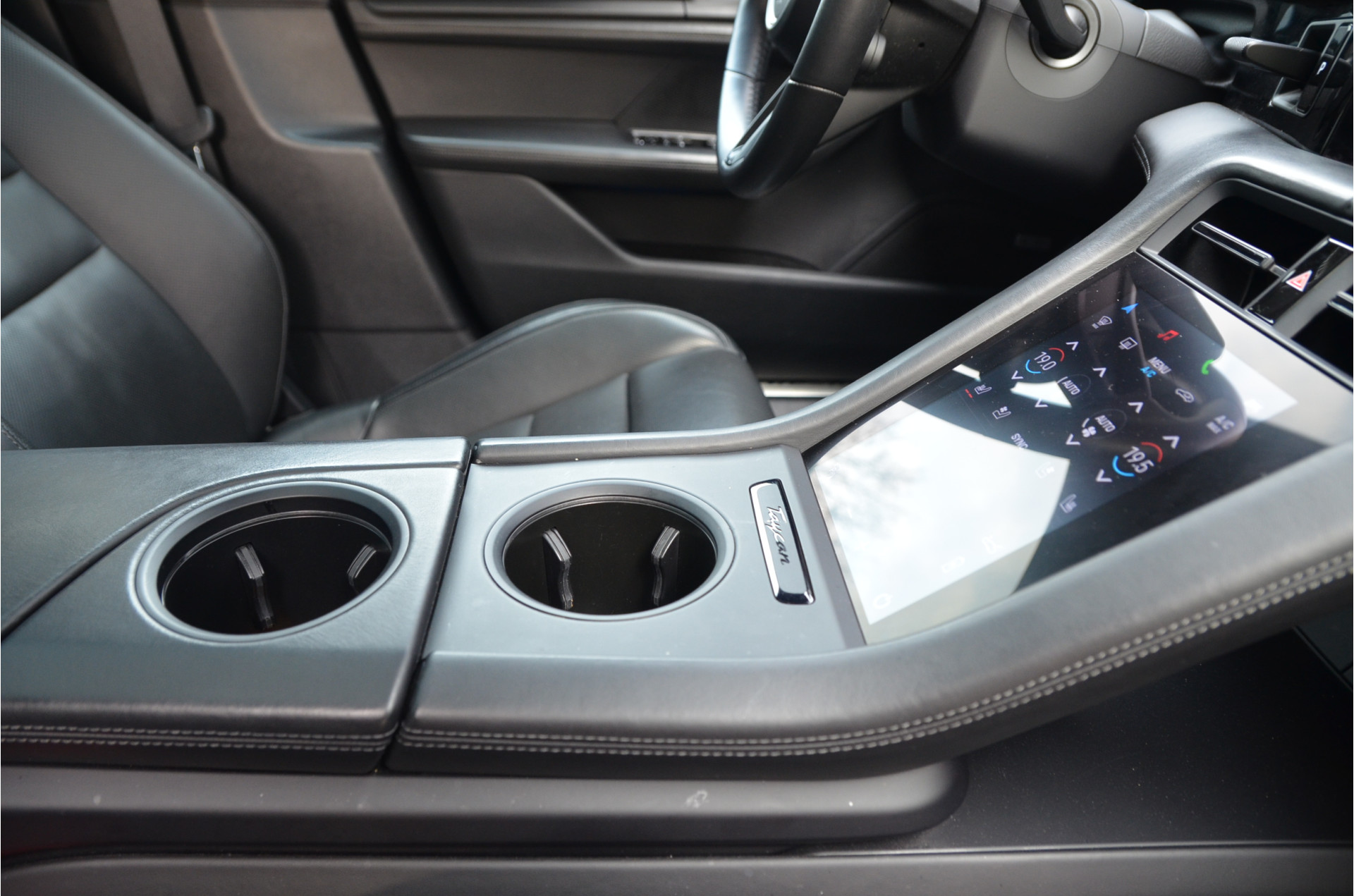 Foto van Porsche Taycan 4s