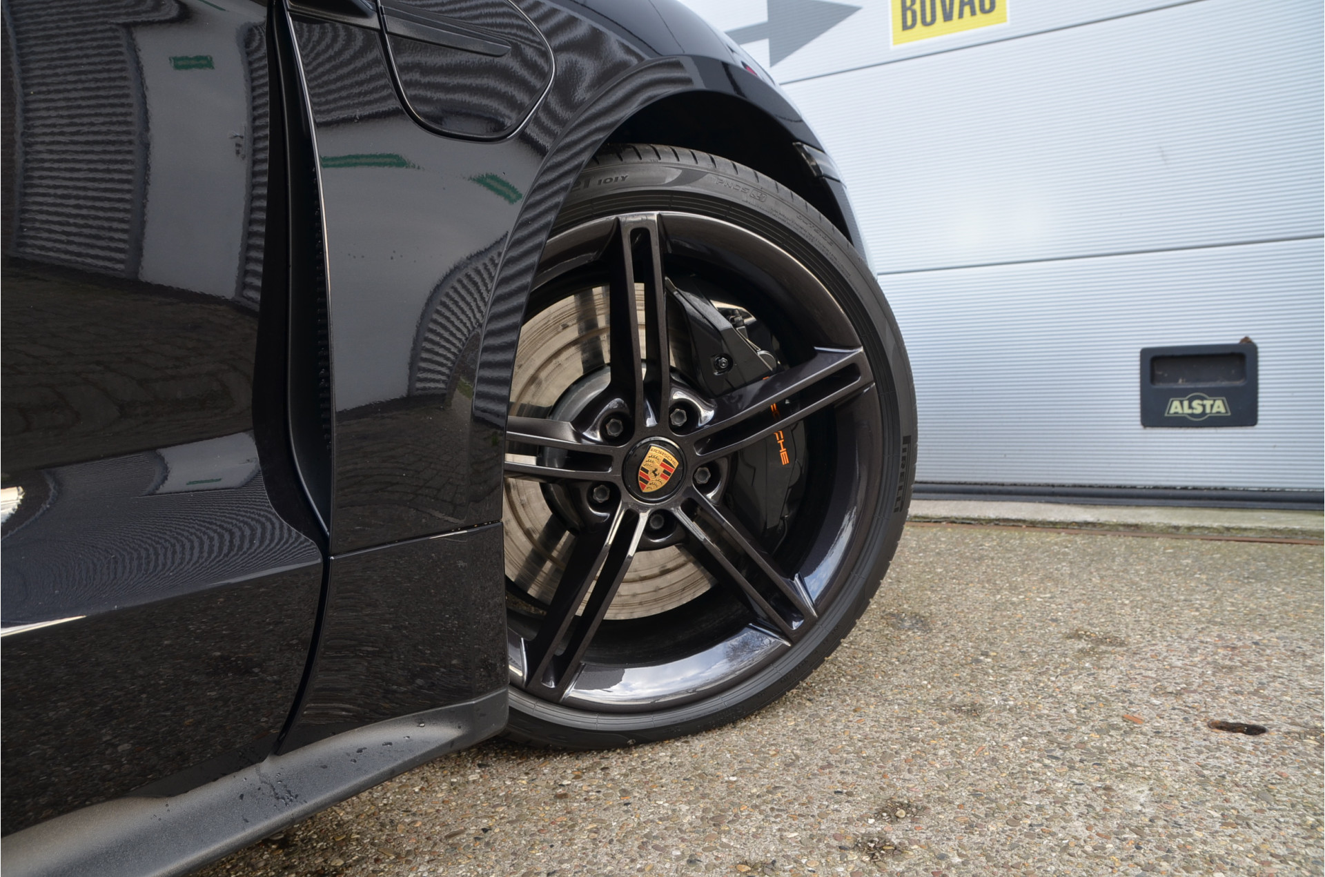 Foto van Porsche Taycan 4s