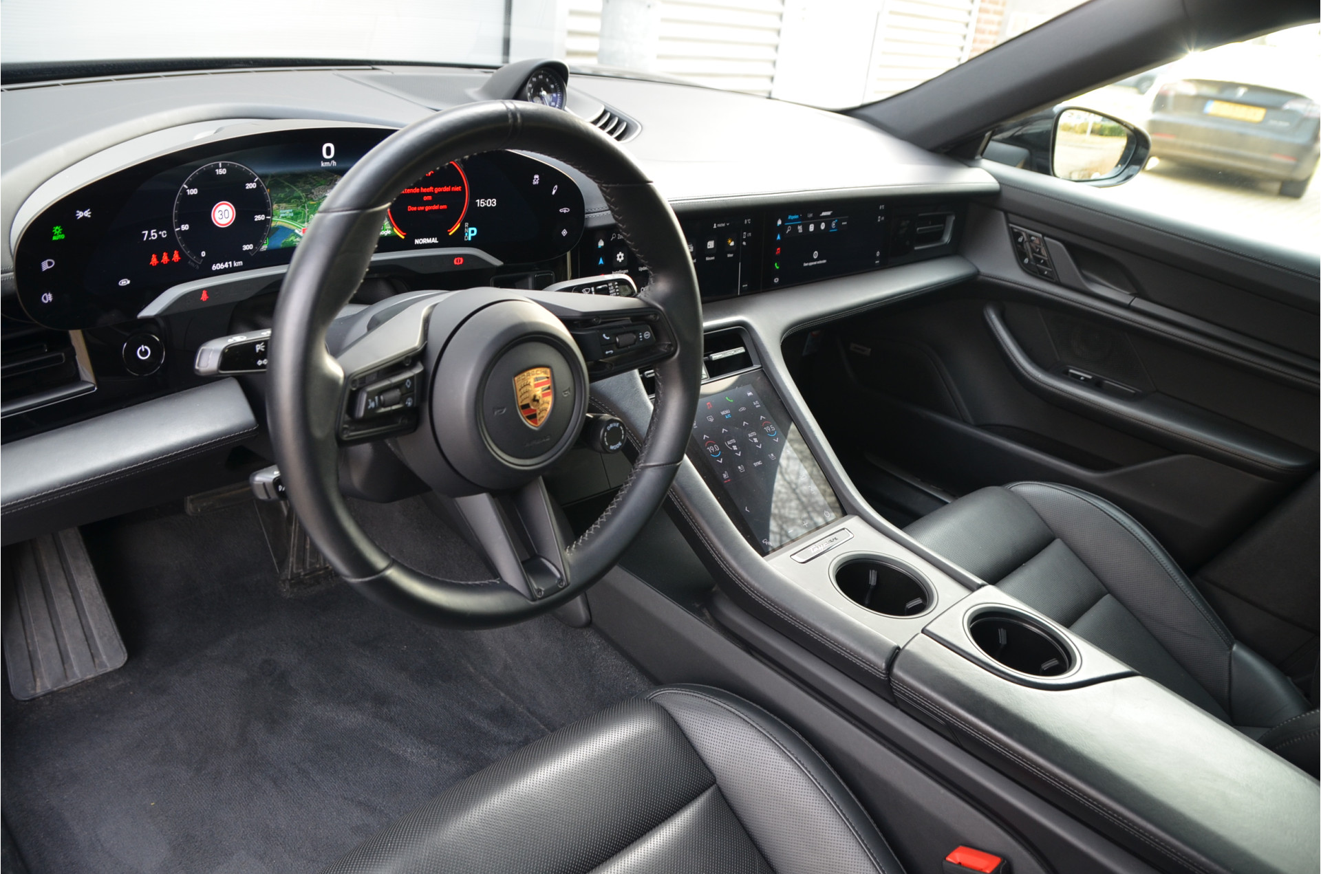 Foto van Porsche Taycan 4s