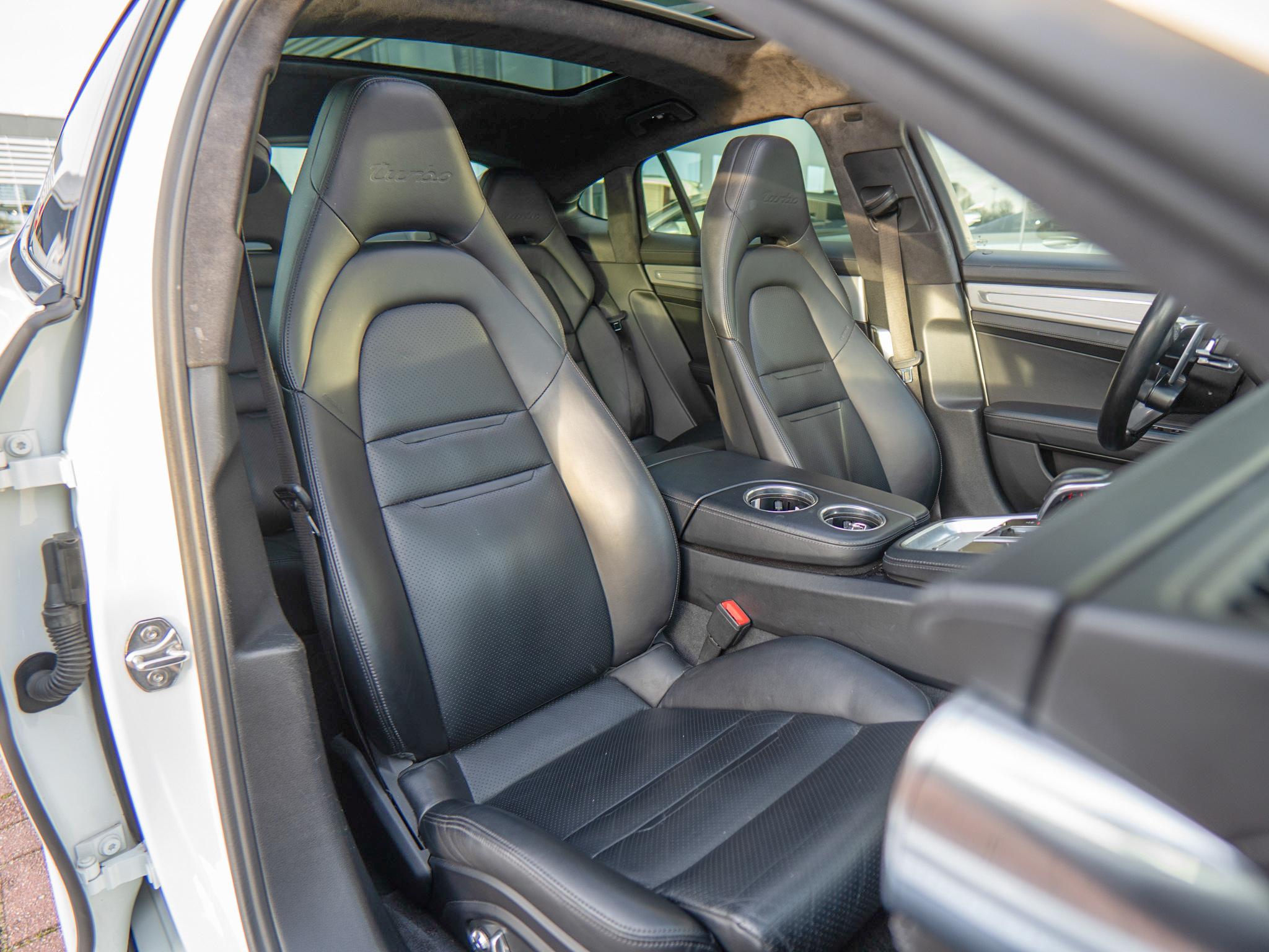 Foto van Porsche Panamera Turbo