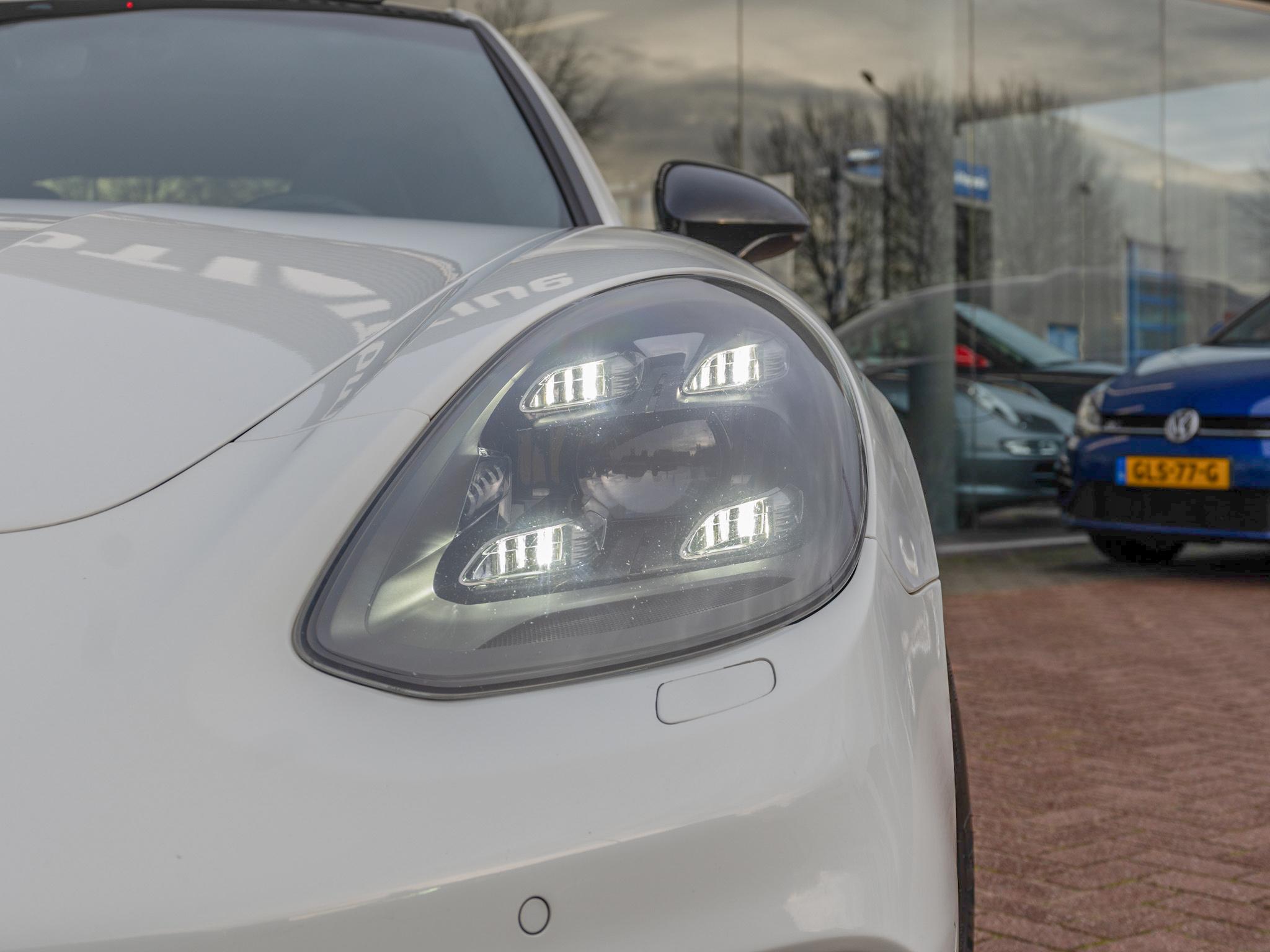 Foto van Porsche Panamera Turbo