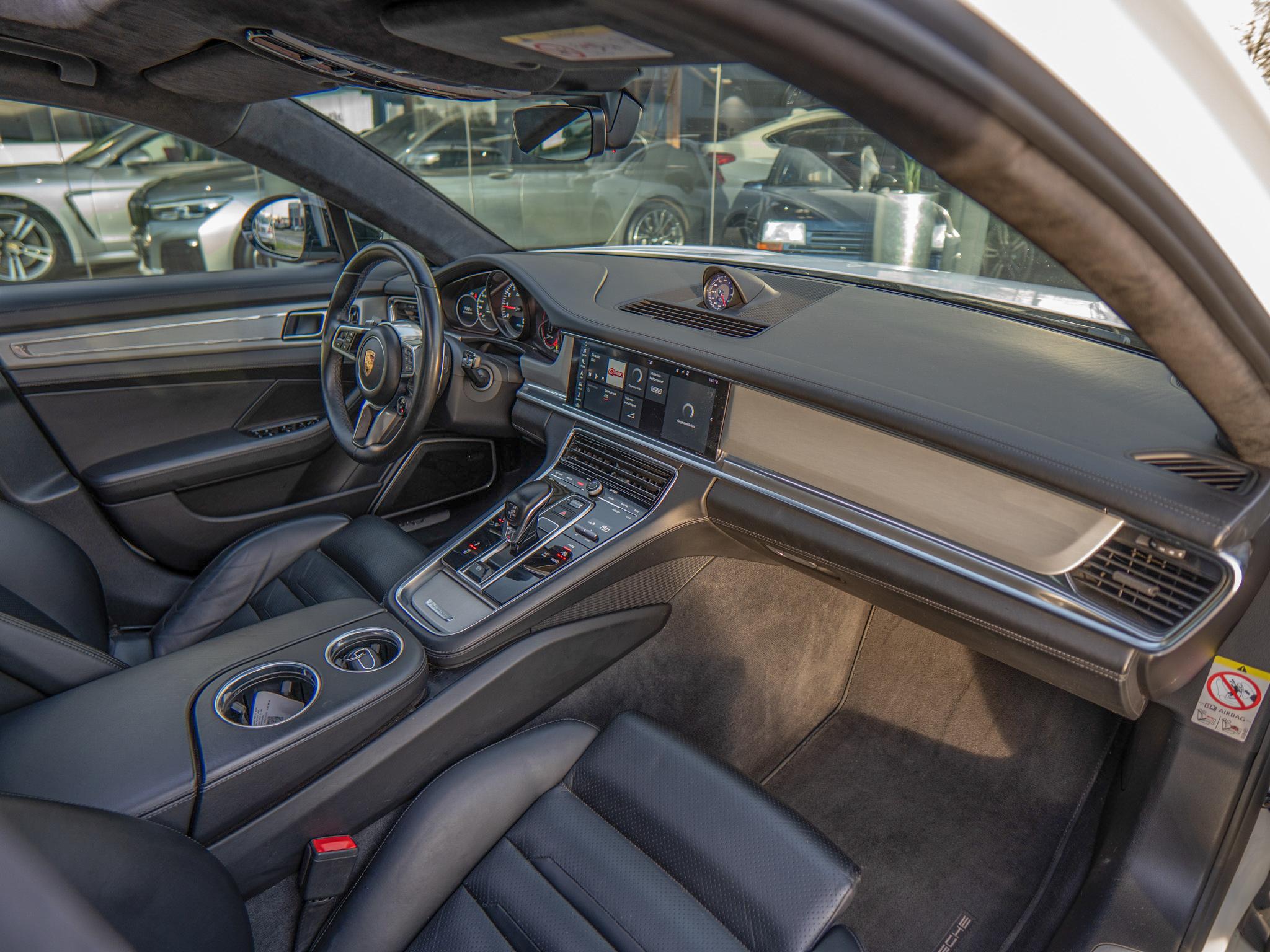 Foto van Porsche Panamera Turbo