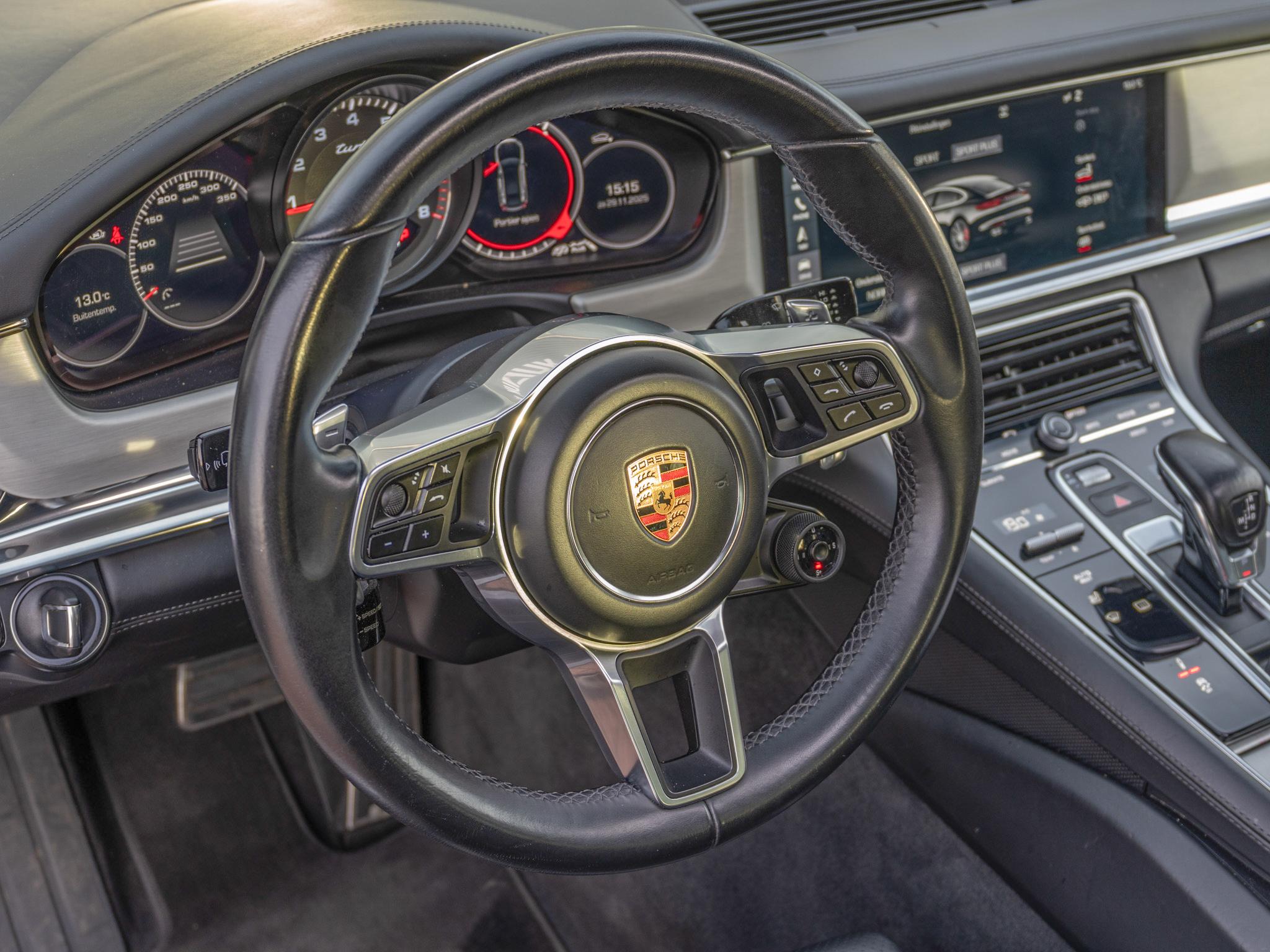 Foto van Porsche Panamera Turbo